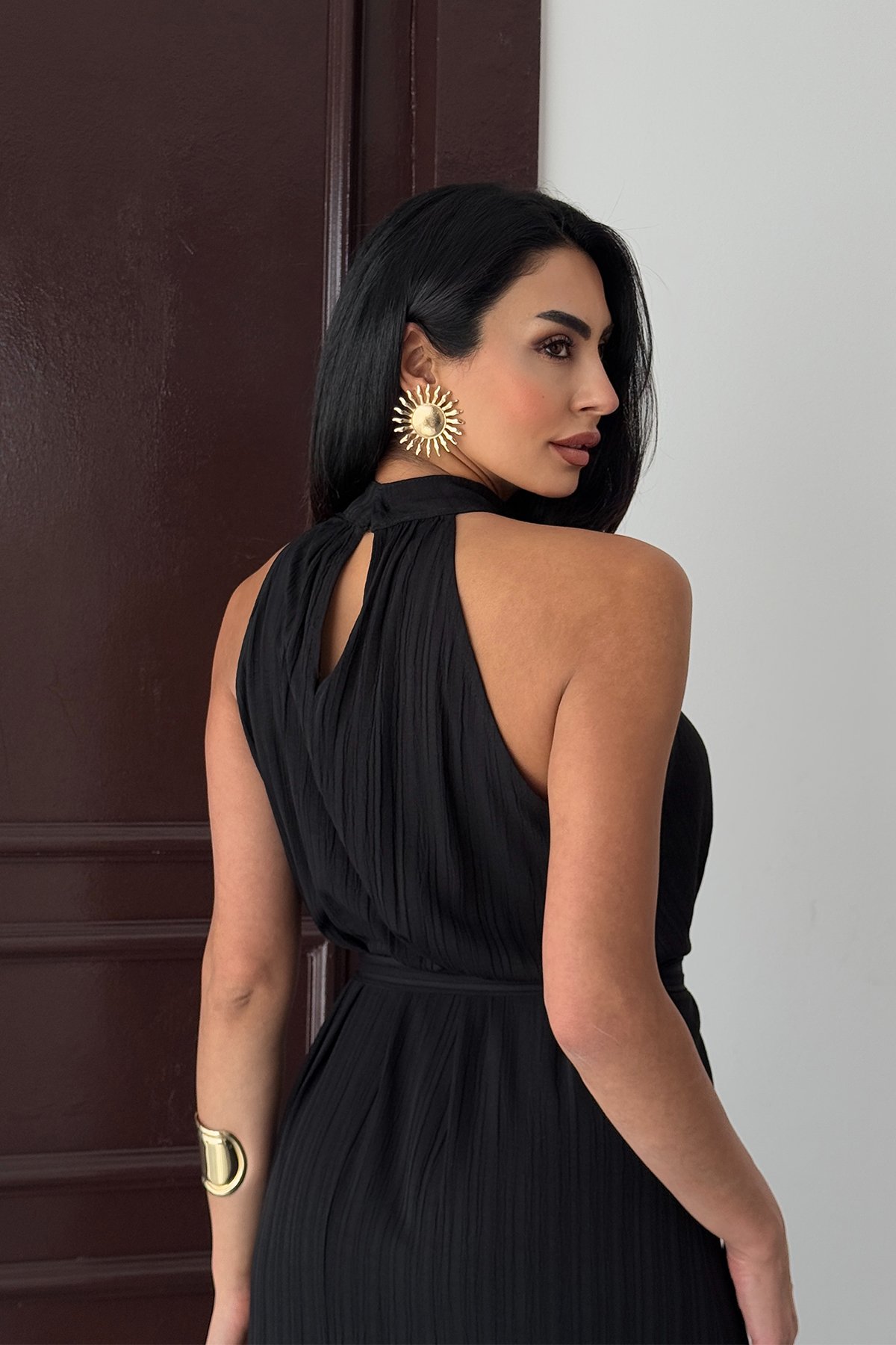 Halter Yaka Güpür Detaylı Elbise