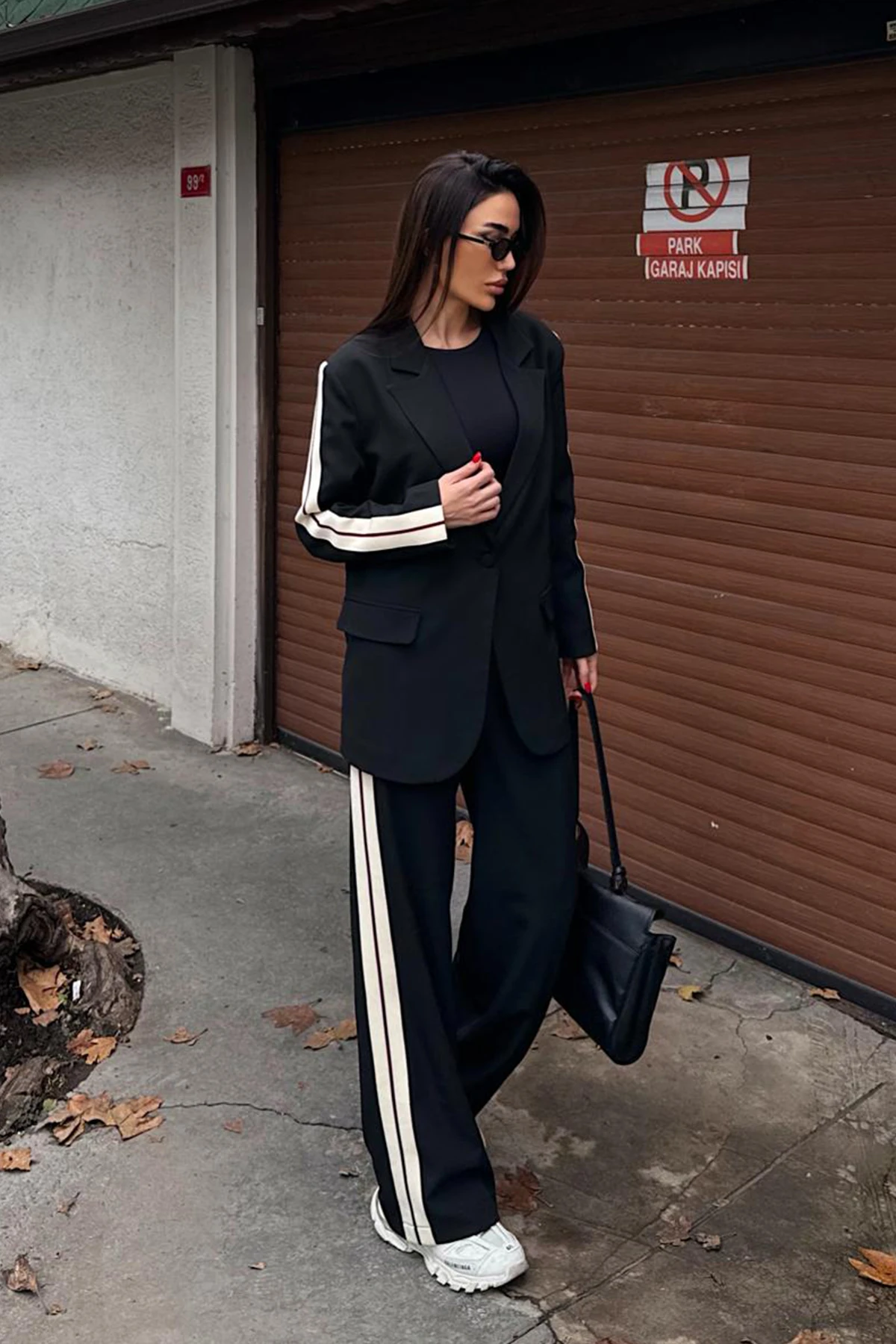 Şerit Detaylı Spor Şık Kadın Takım Elbise