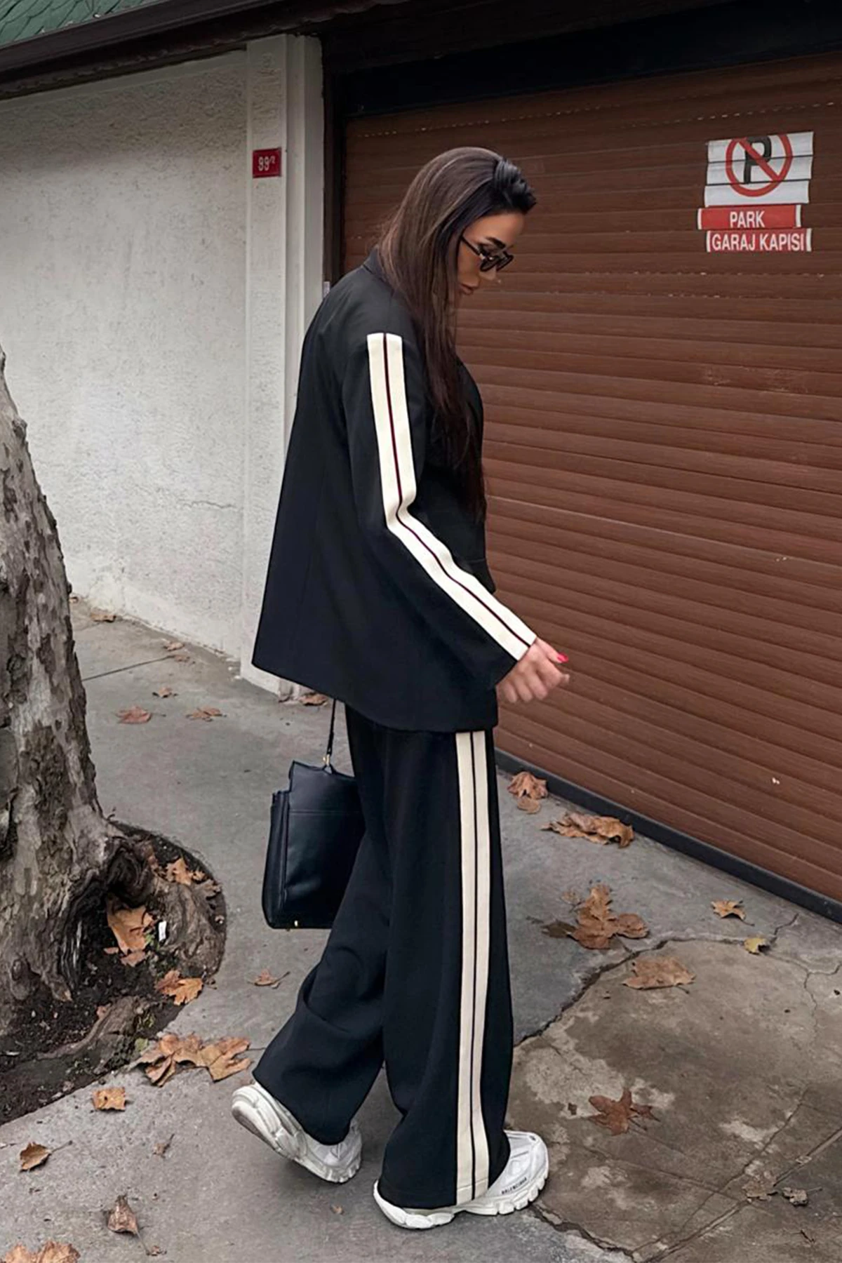 Şerit Detaylı Spor Şık Kadın Takım Elbise