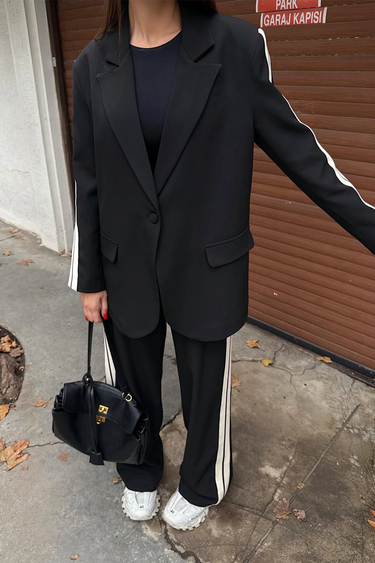 Şerit Detaylı Spor Şık Kadın Takım Elbise