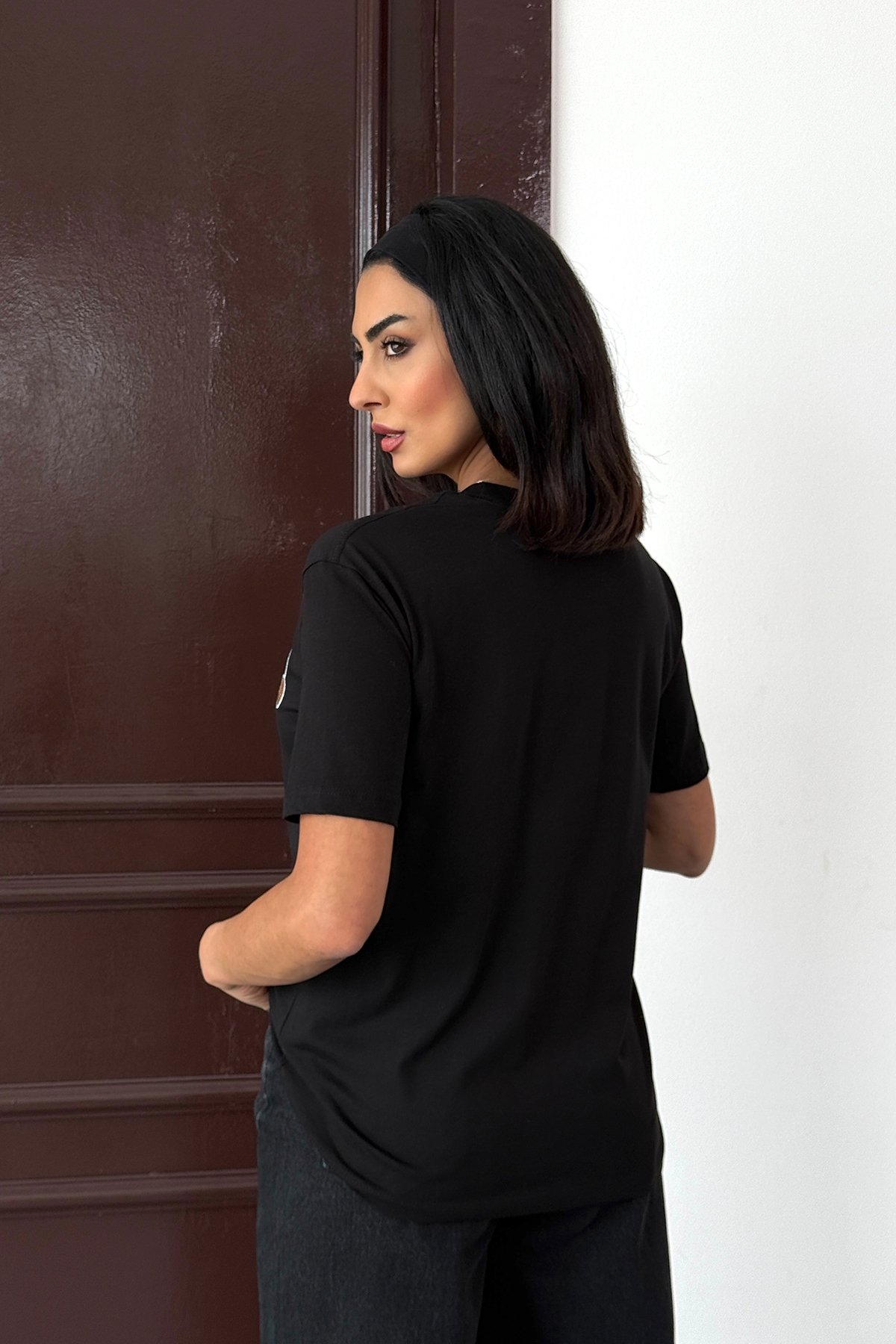 Siyah Ayıcık Nakışlı Basic Tişört