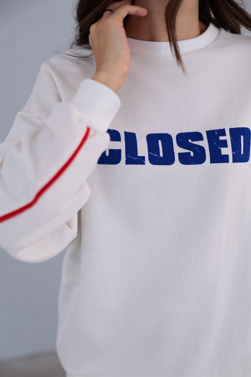 Closed Sırt Baskılı Beyaz Sweatshirt