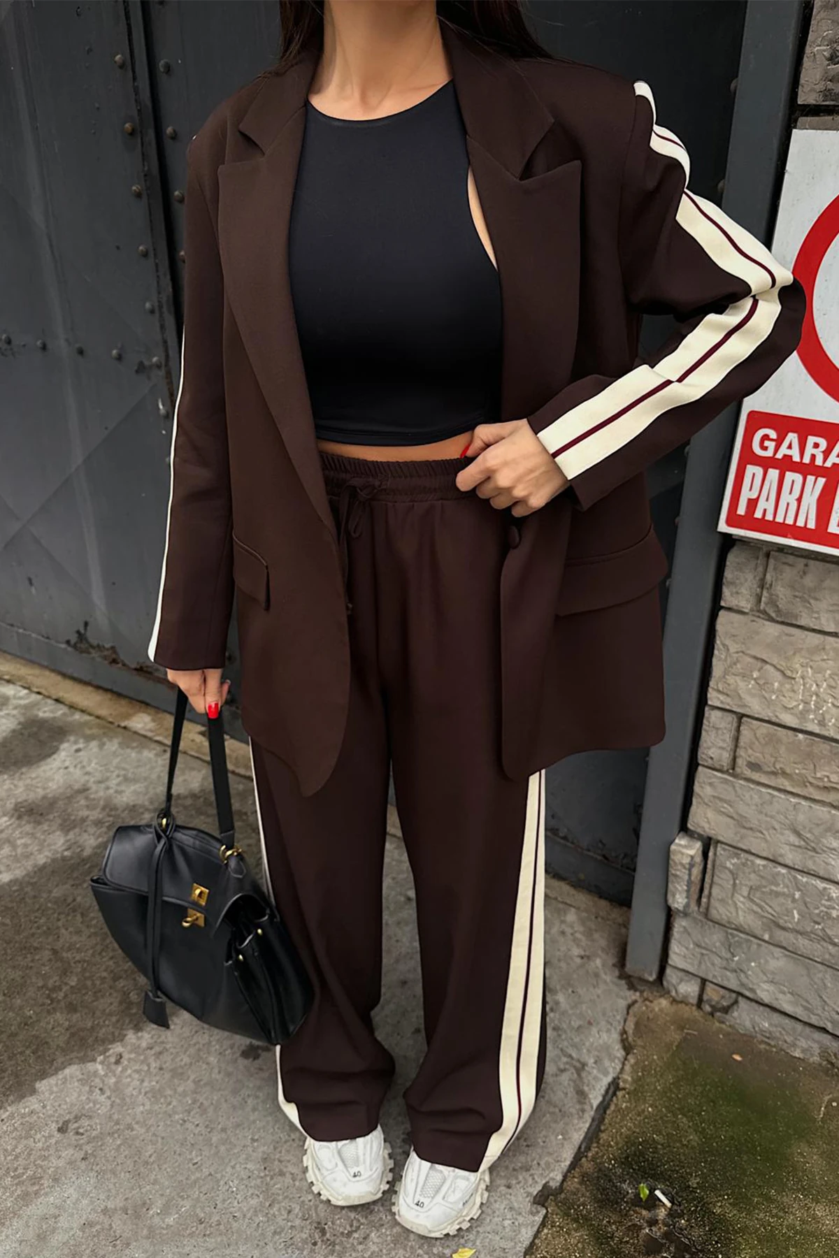 Şerit Detaylı Spor Şık Kadın Takım Elbise