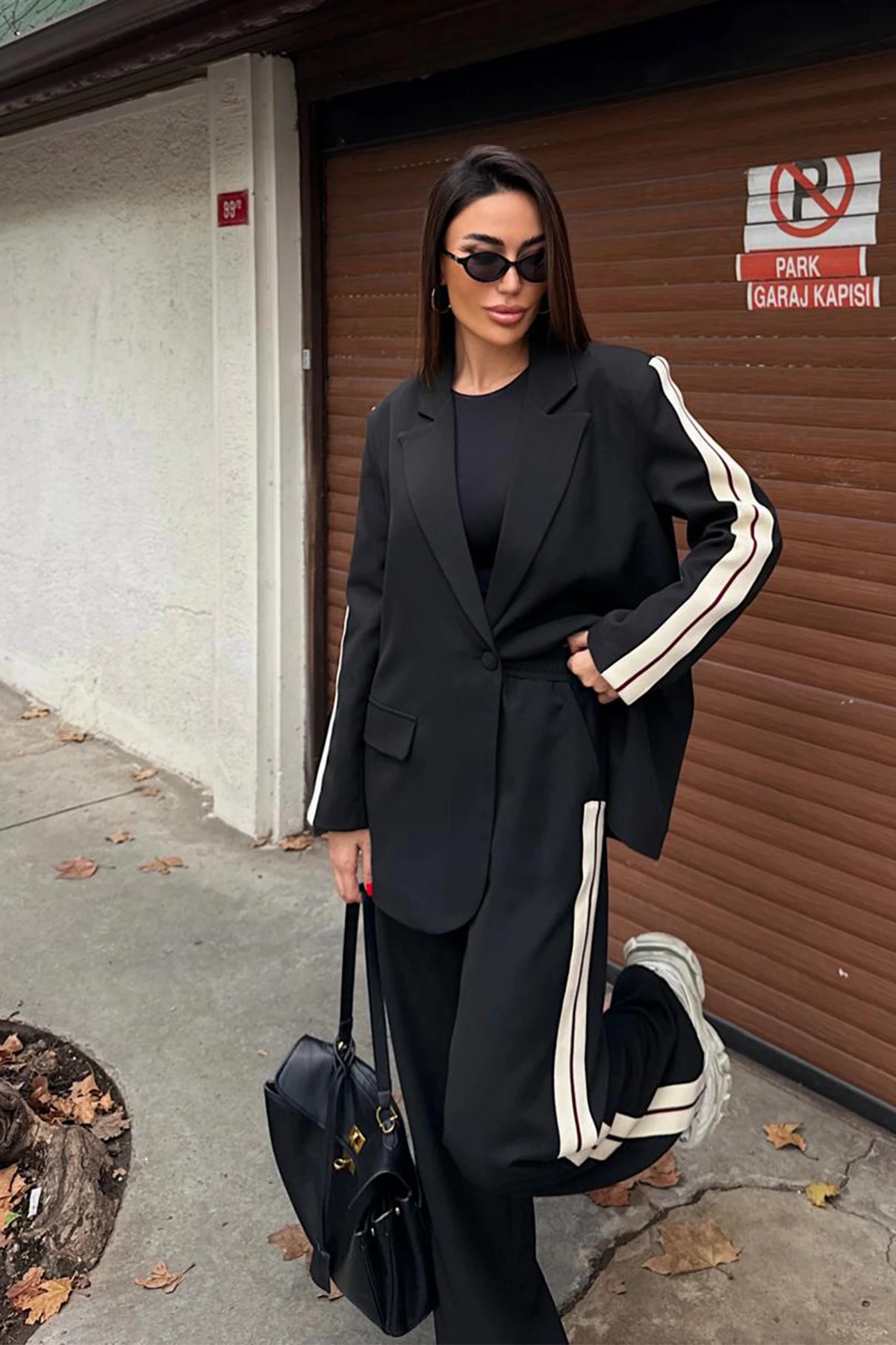 Şerit Detaylı Spor Şık Kadın Takım Elbise