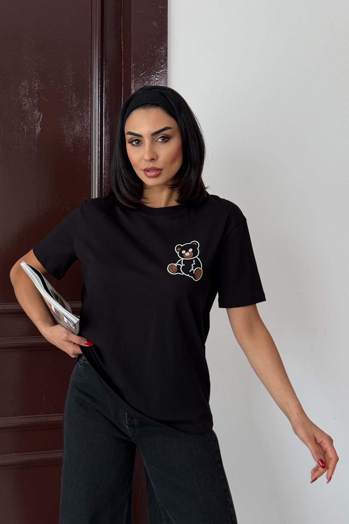 Siyah Ayıcık Nakışlı Basic Tişört