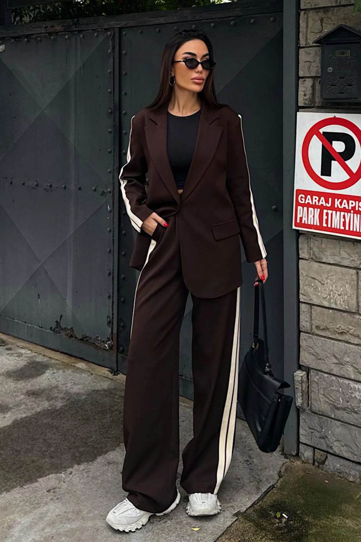 Şerit Detaylı Spor Şık Kadın Takım Elbise - Kahve