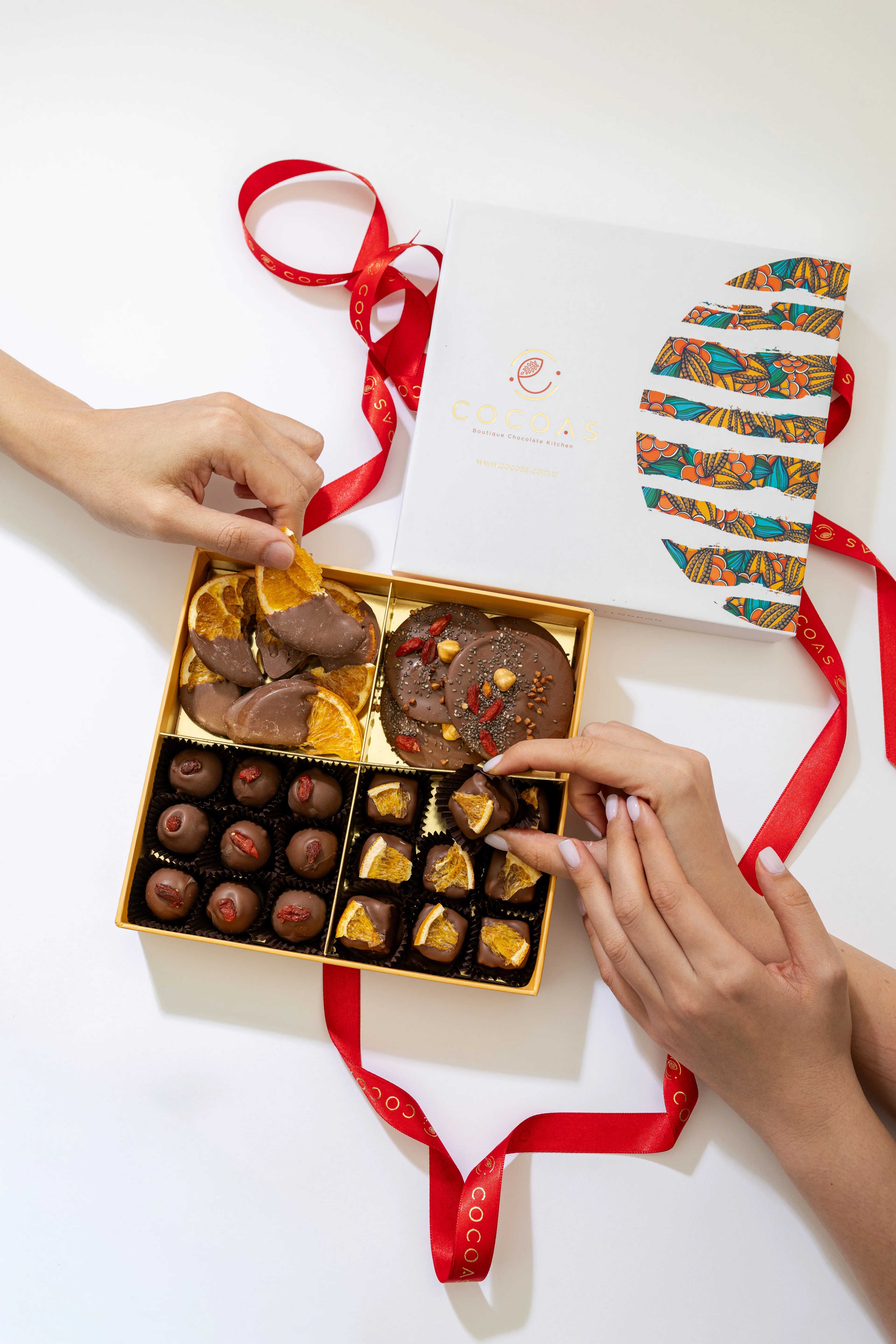 Premium — Sütlü Artisan Çikolata - 500 g - Dört Bölmeli