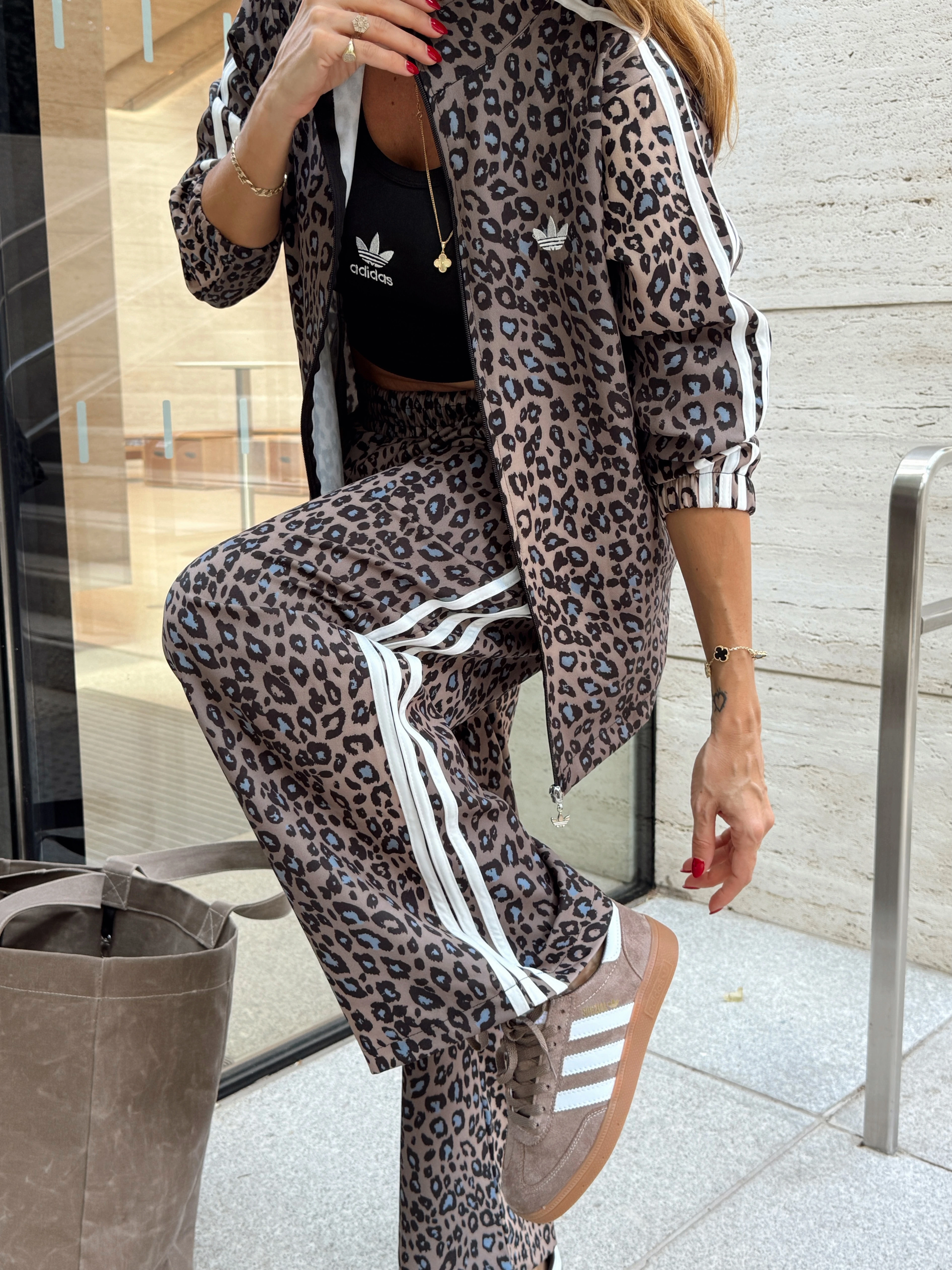 ADİDAS LEOPAR ÜÇLÜ TAKIM