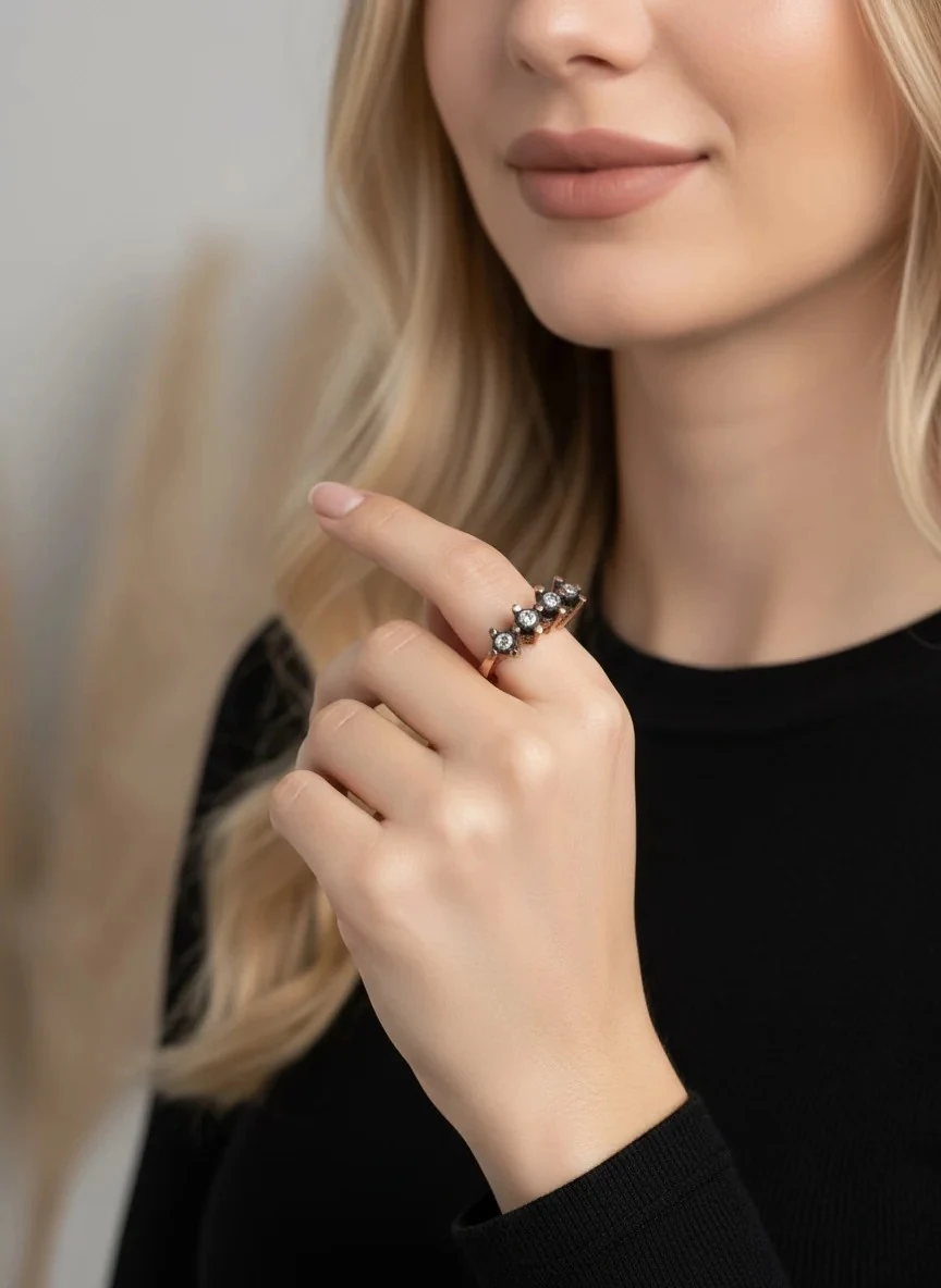 0.32 KARAT ELMAS BEŞTAŞ YÜZÜK 