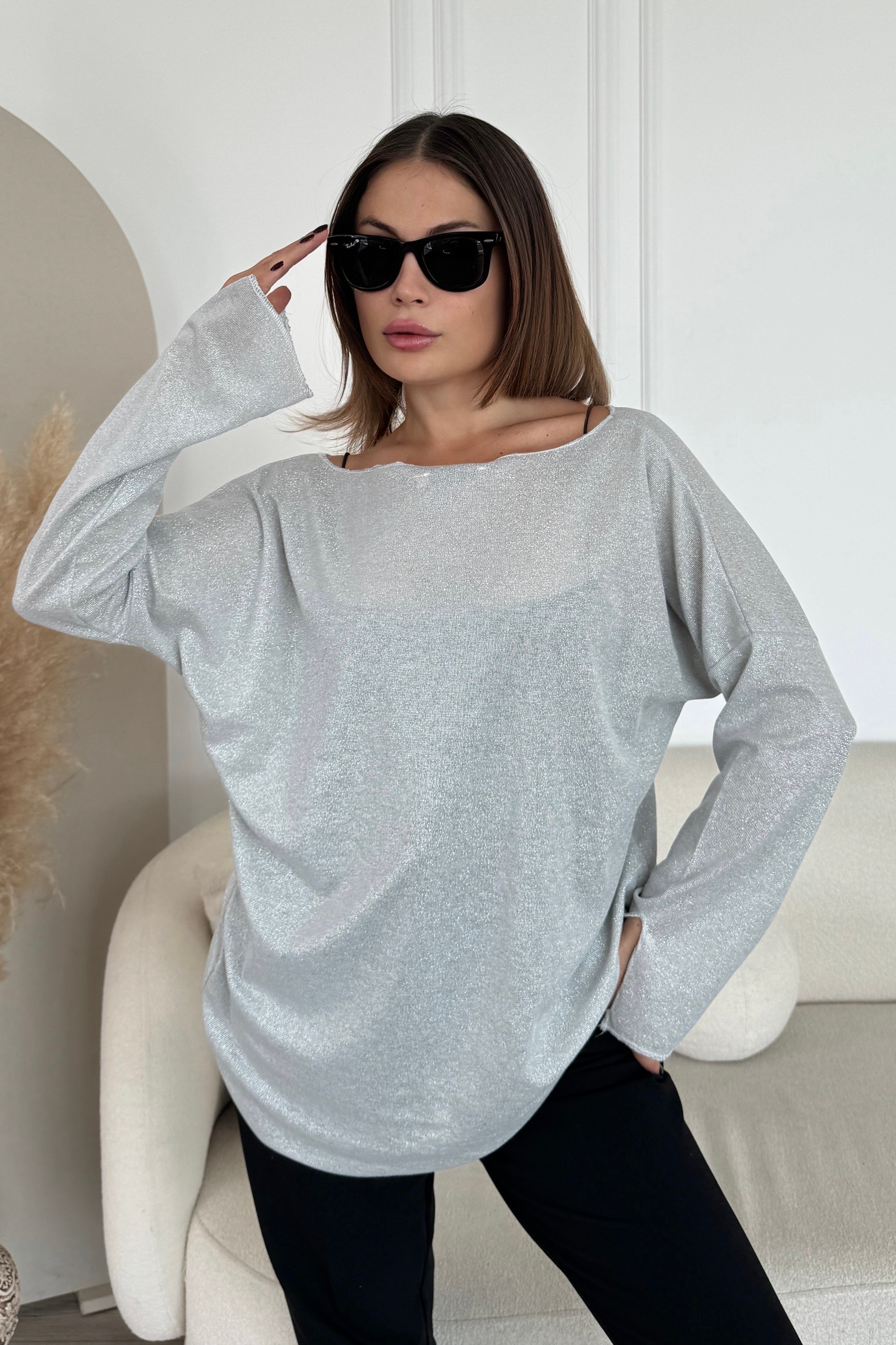 Kayık Yaka Simli Bluz D5444