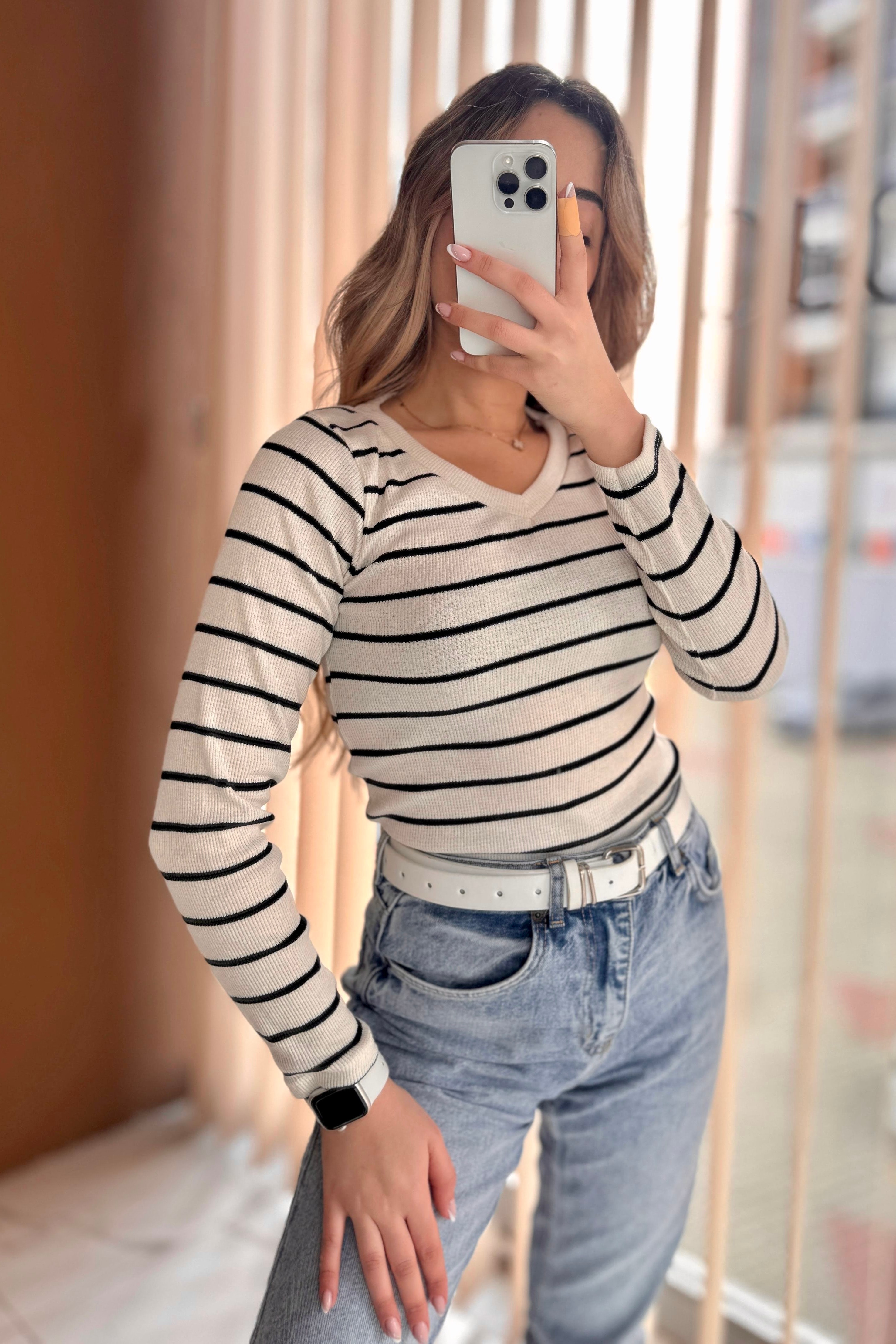 V Yaka Çizgili Waffle Bluz N5444 - beyaz
