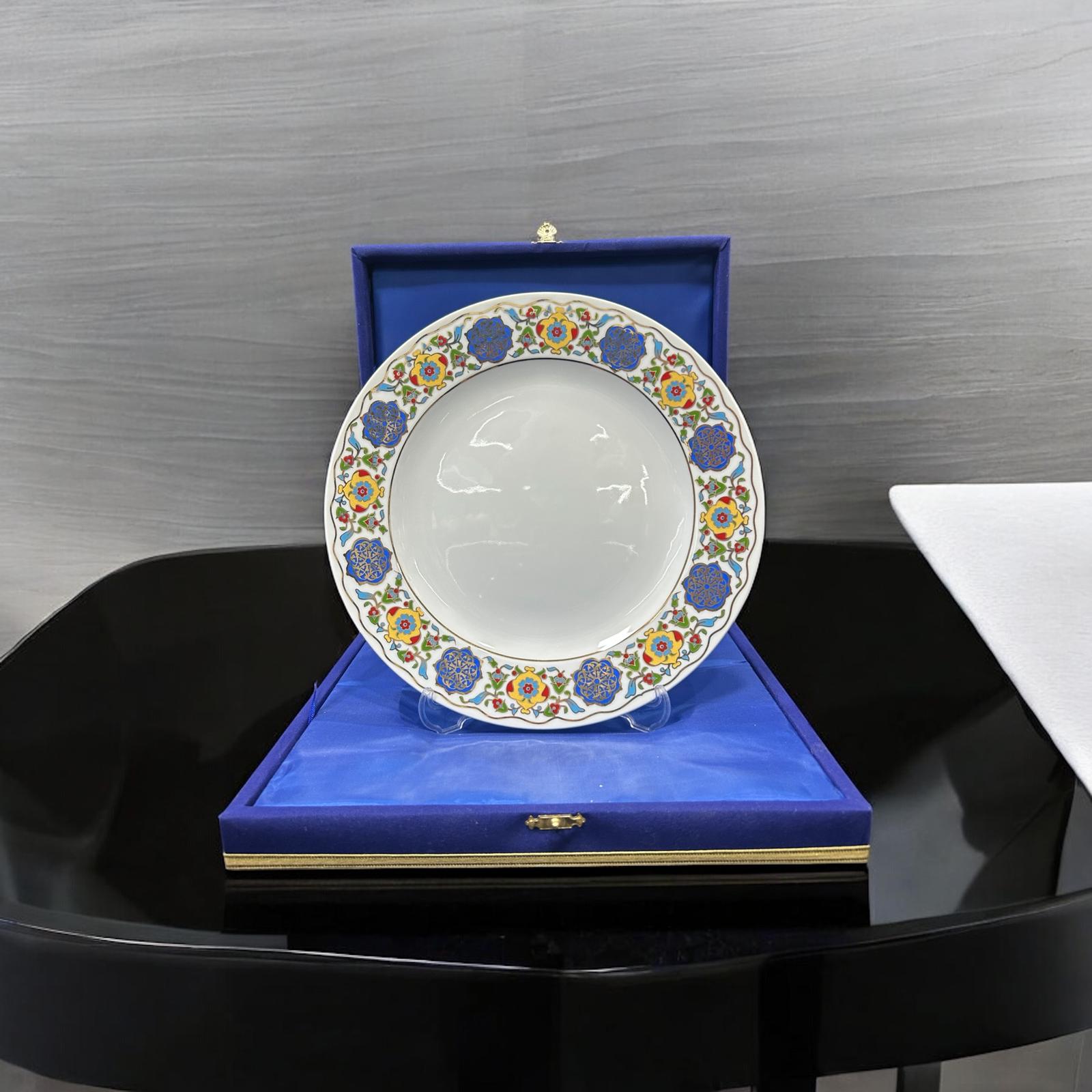 Kişiye Özel Fotoğraflı & Yazılı Dekoratif Seramik Tabak - Kadife Hediye Kutulu - 30 cm