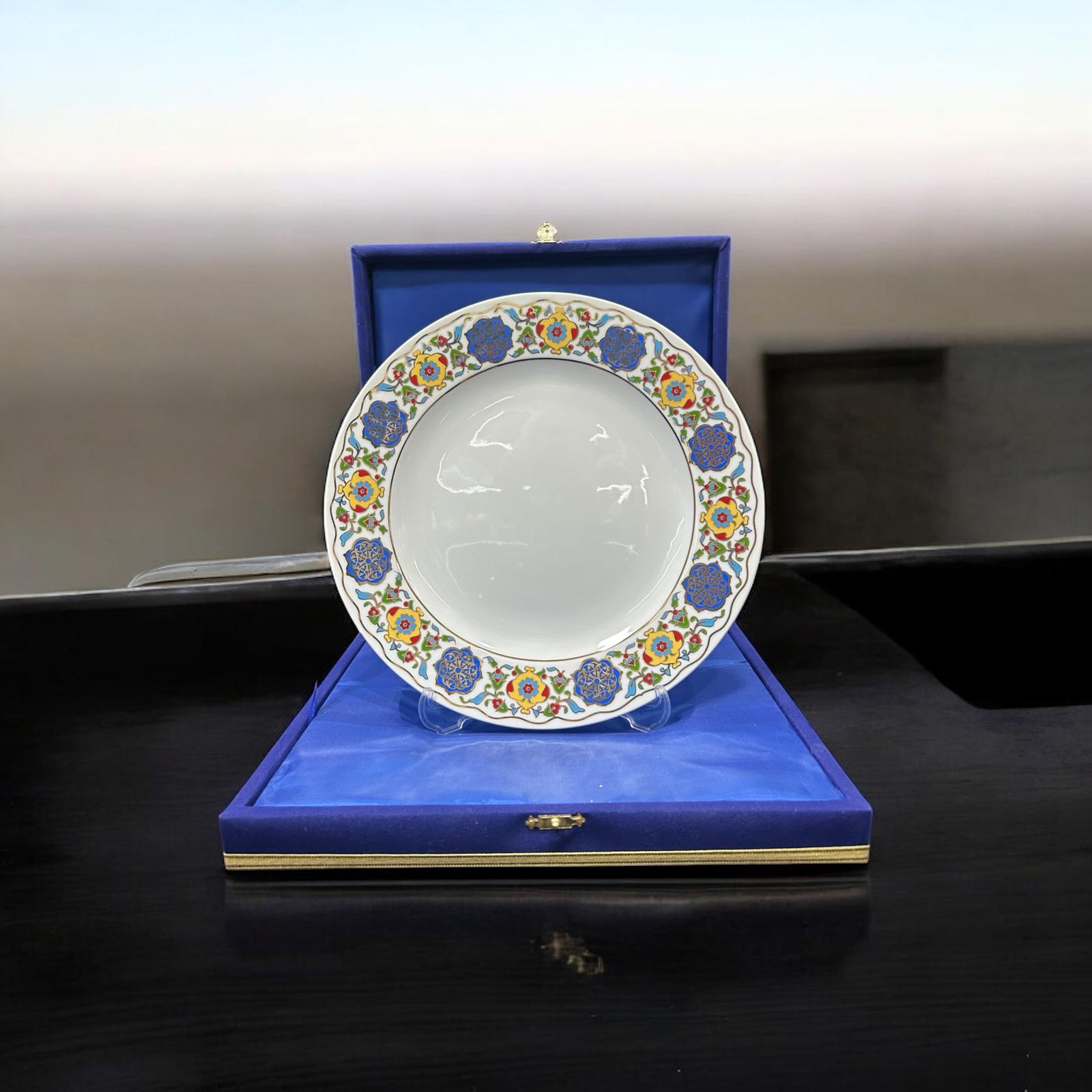 Kişiye Özel Fotoğraflı & Yazılı Dekoratif Seramik Tabak - Kadife Hediye Kutulu - 30 cm