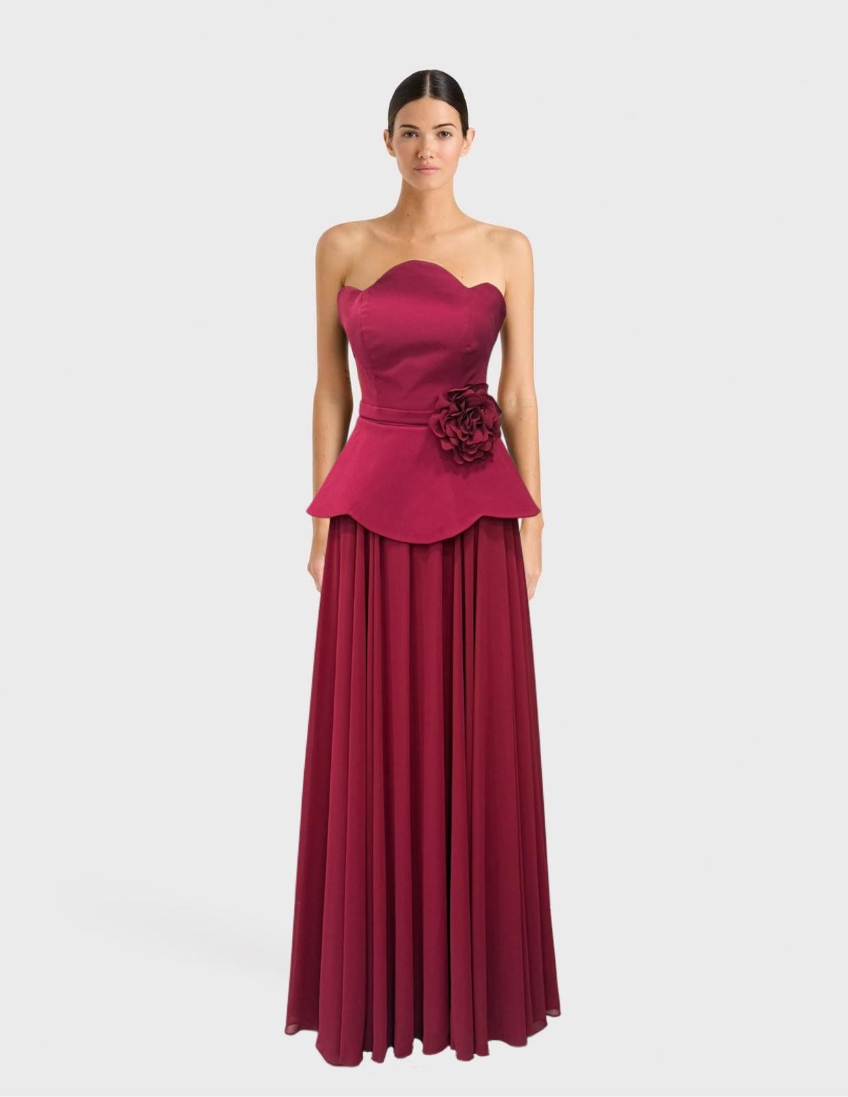 Peplum Bel ve Çiçek Aksesuarı ile Straplez Abiye - BORDO