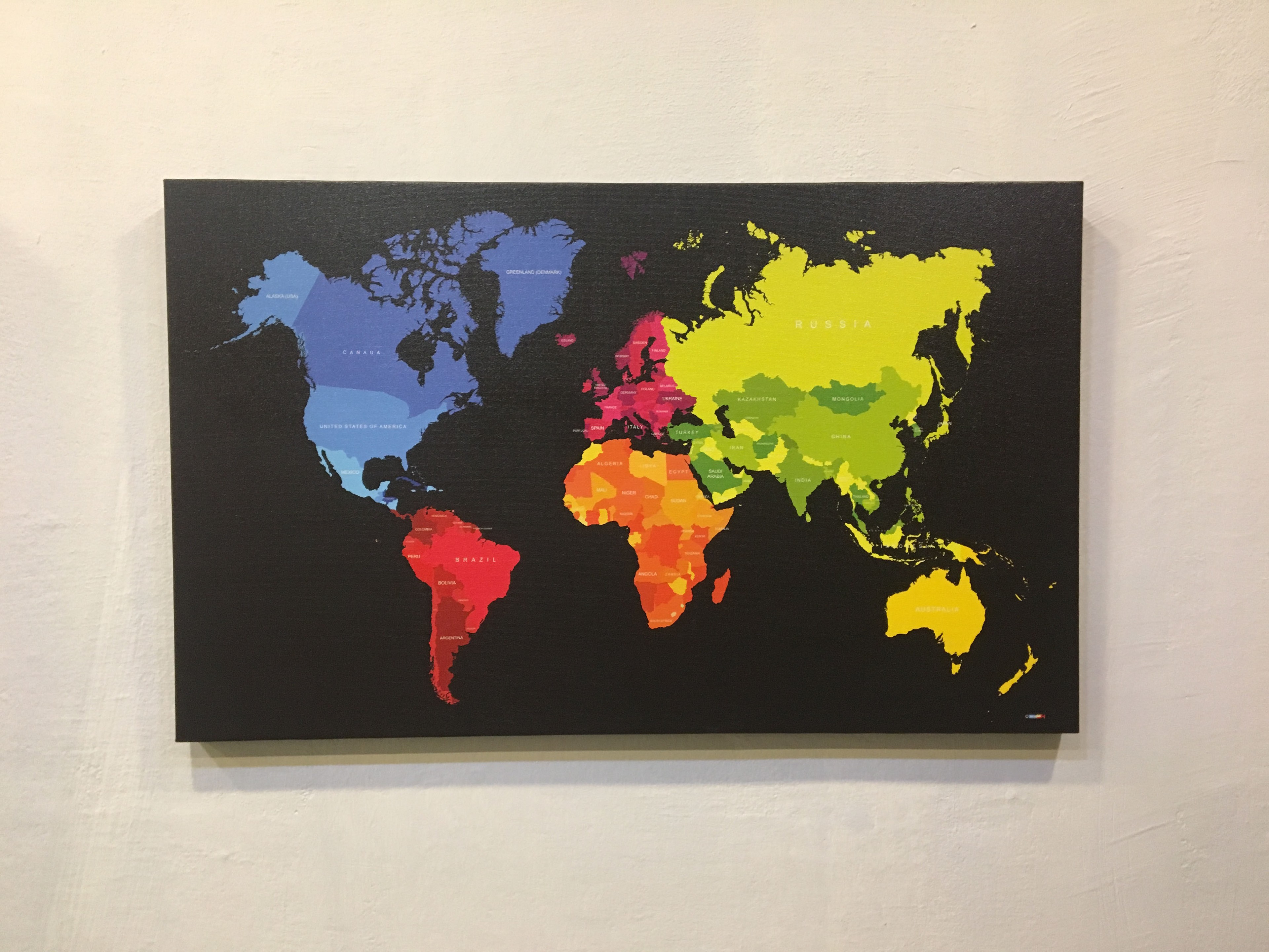 201 - Siyah Zeminli Dünya Haritası