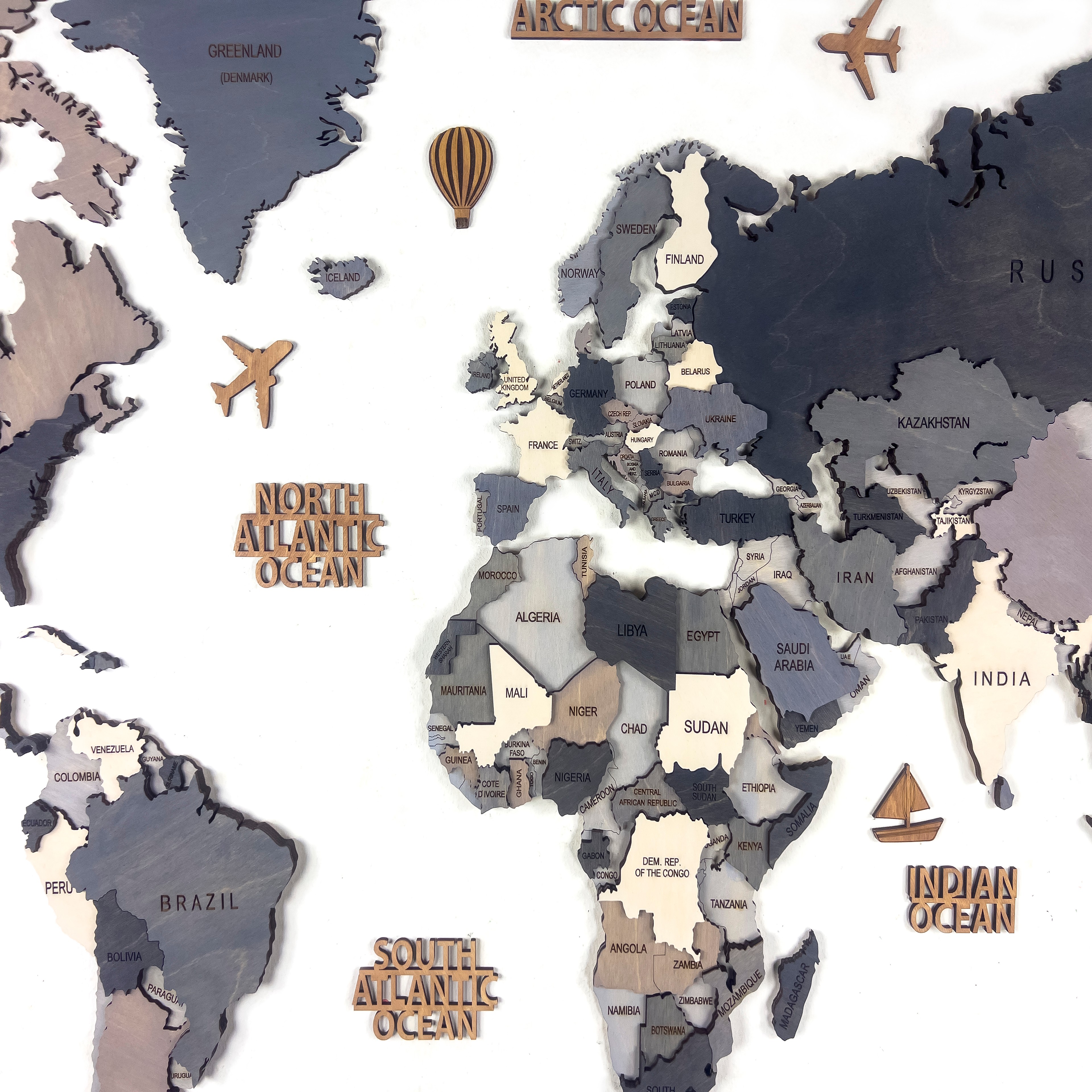 511 - Wooden World Map (Grey)