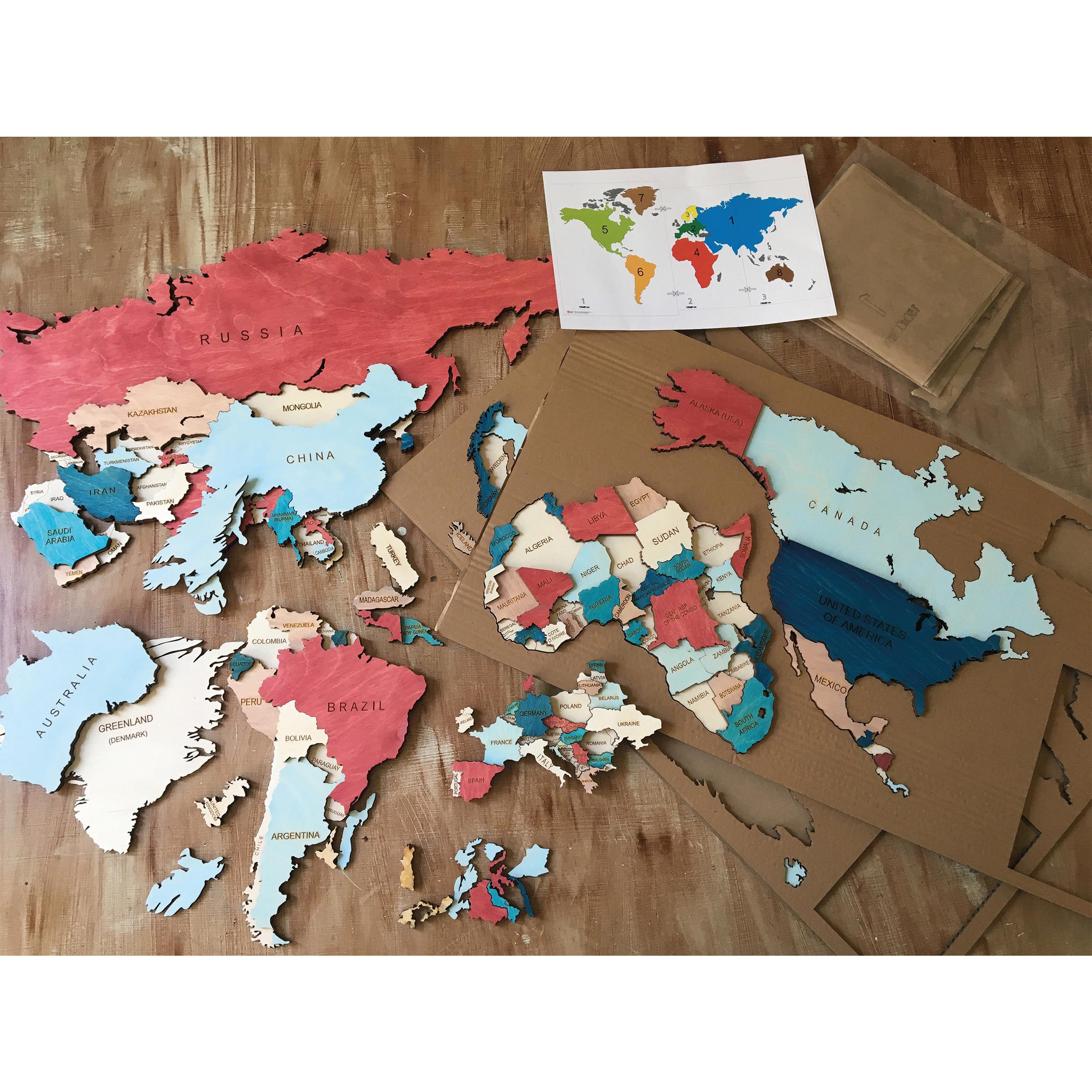 513 - Wooden World Map (Blue)