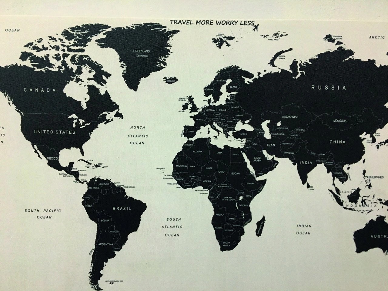 216 - Siyah Dünya Haritası