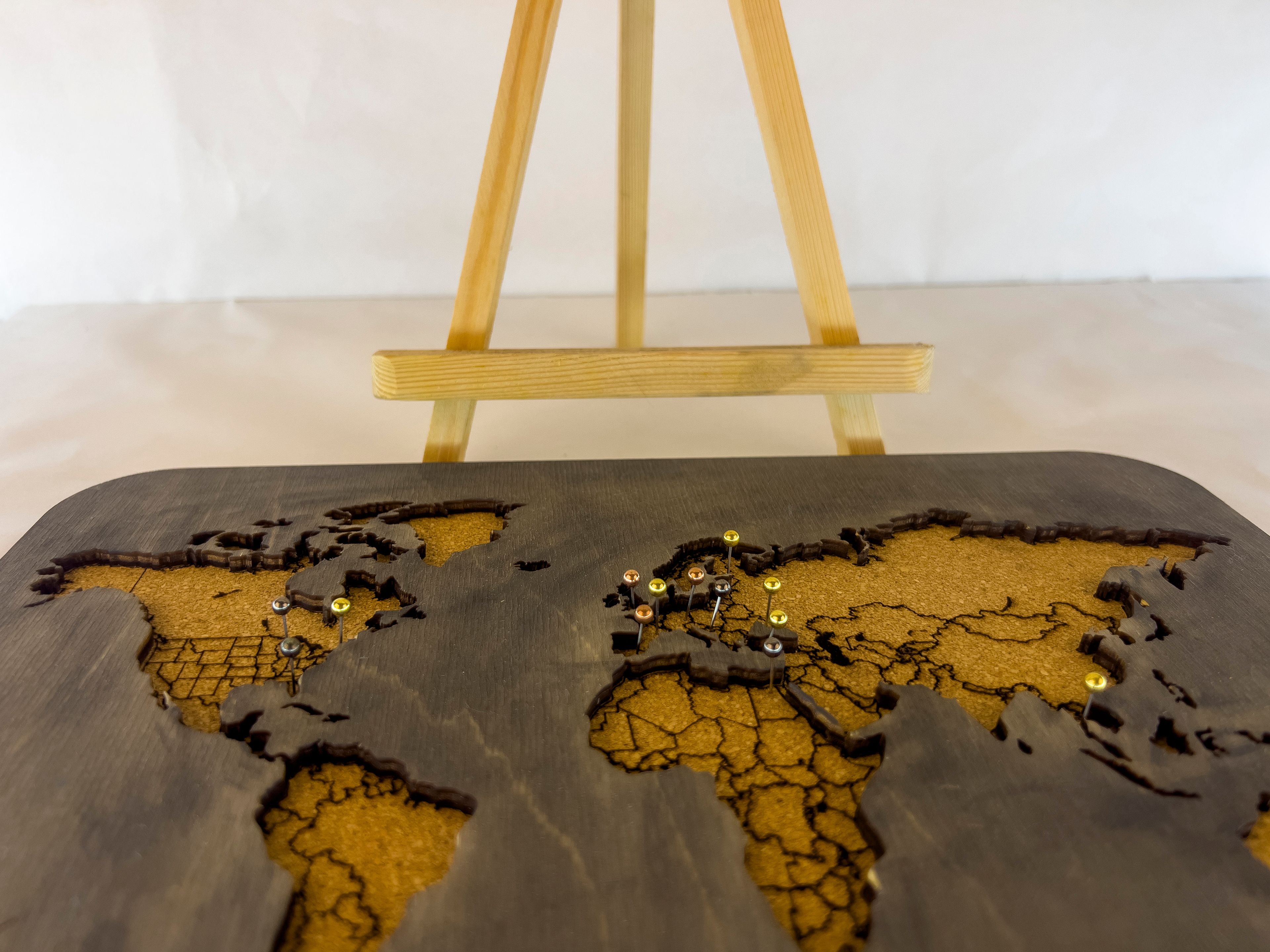 703 - Masaüstü Dünya Haritası (Ahşap ve Mantar)