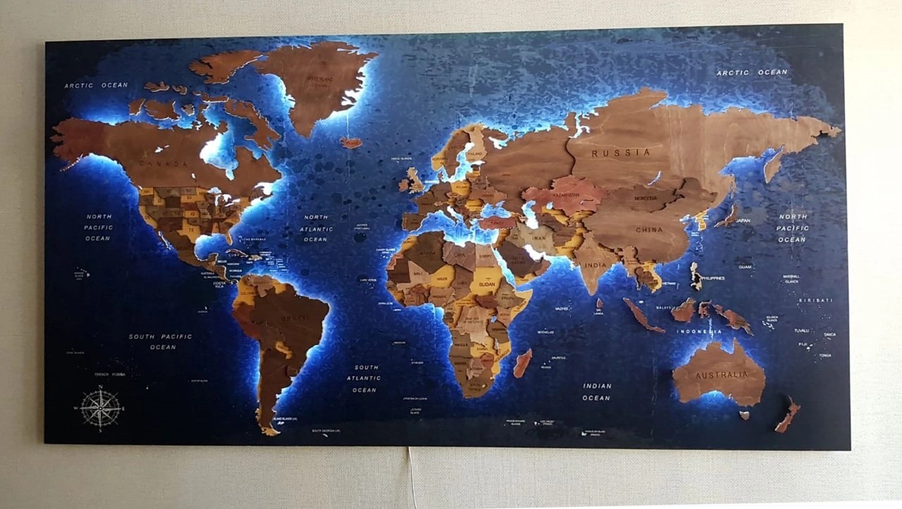 507 - Işıklı Ahşap Dünya Haritası - Arka Zeminli