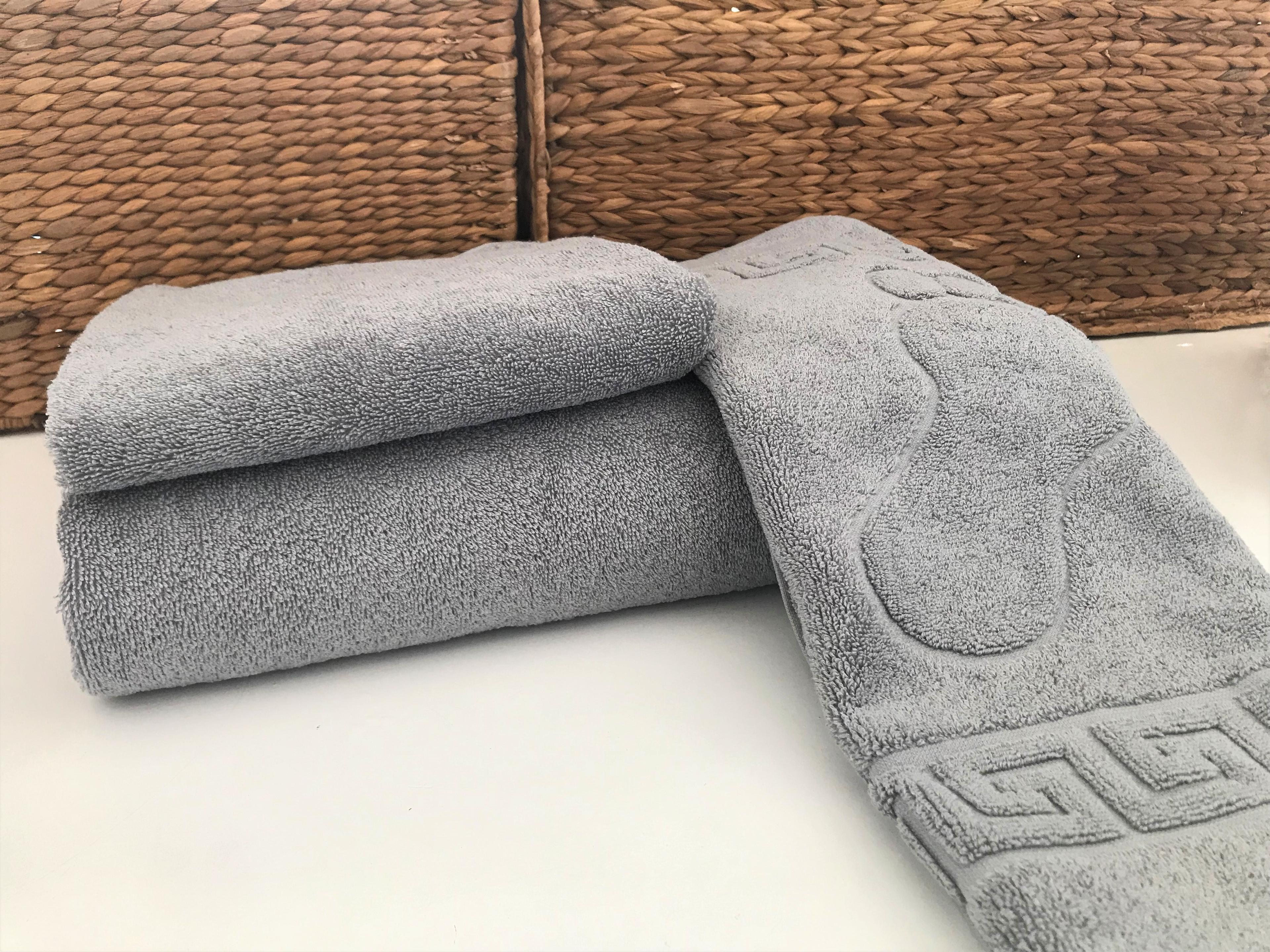Gri Ayak İzli Banyo Havlusu 50x70