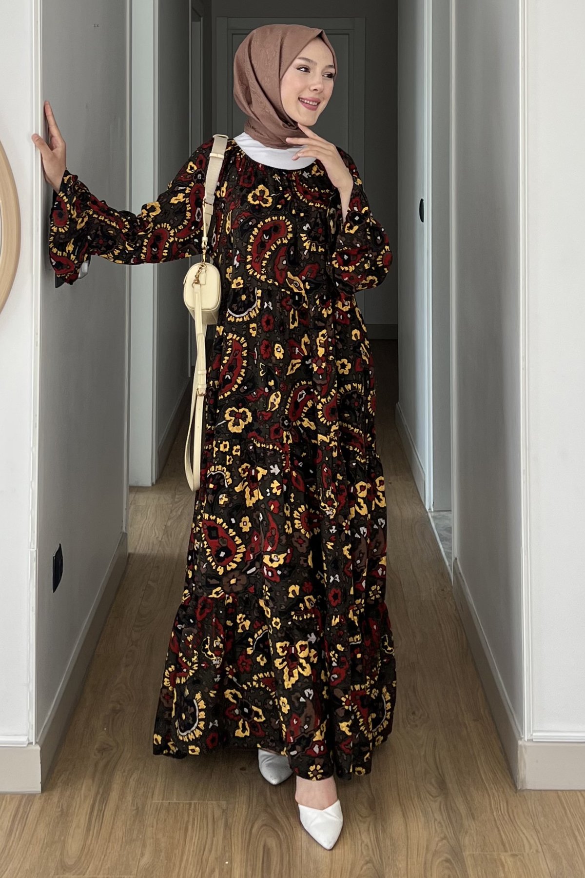 Madonna Yaka Şal Desen Elbise SK-8532