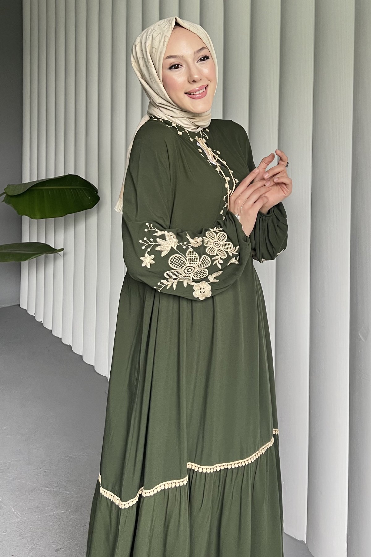Nevşah Nakış Detaylı Bağlamalı Elbise SK-8513