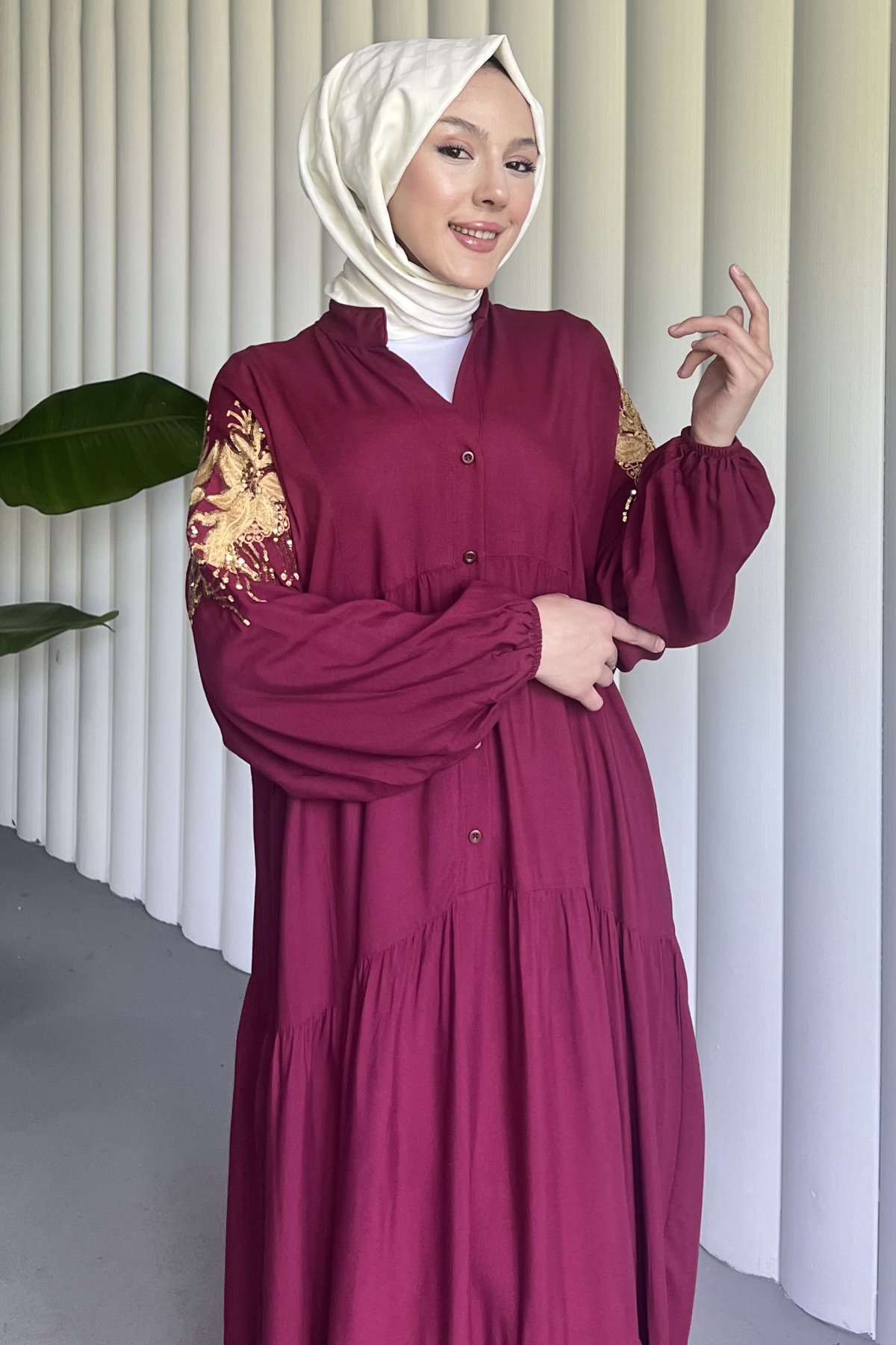 Gülfem Payet Nakışlı Yarım Düğmeli Elbise BST-8505