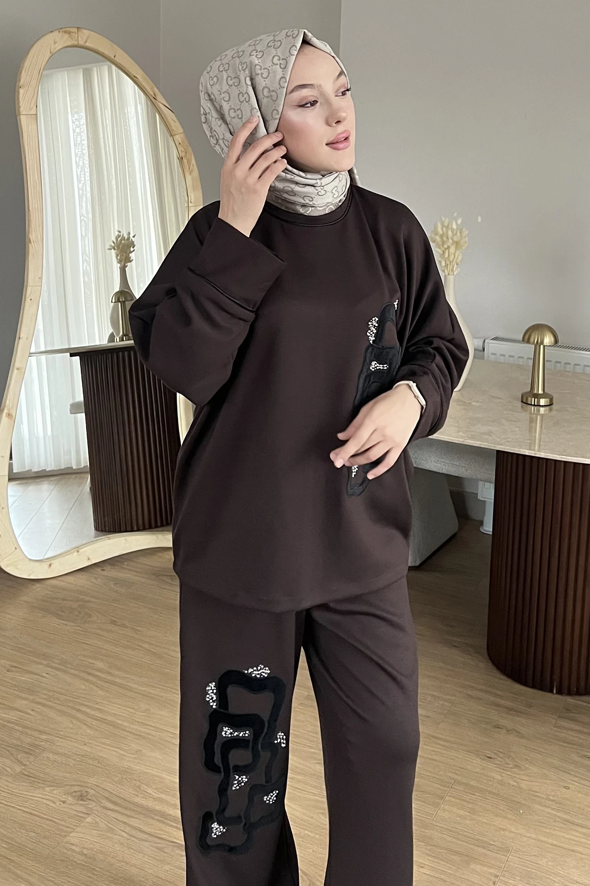 Crush Taş İşlemeli Süet Detaylı Eşofman Takımı SK-8635