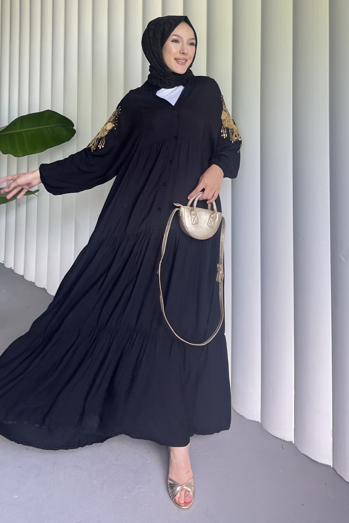 Gülfem Payet Nakışlı Yarım Düğmeli Elbise BST-8505