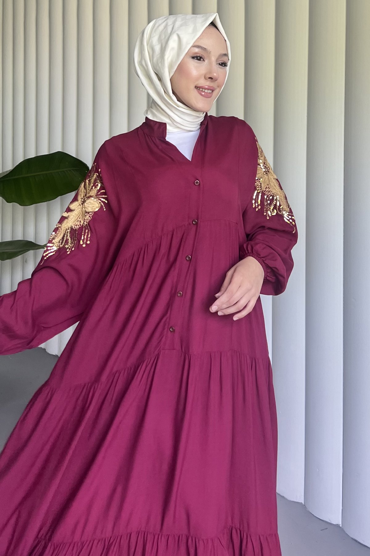Gülfem Payet Nakışlı Yarım Düğmeli Elbise BST-8505