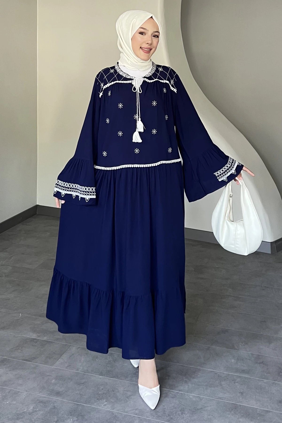 Gülşenar Nakış Detaylı Elbise SK-8552
