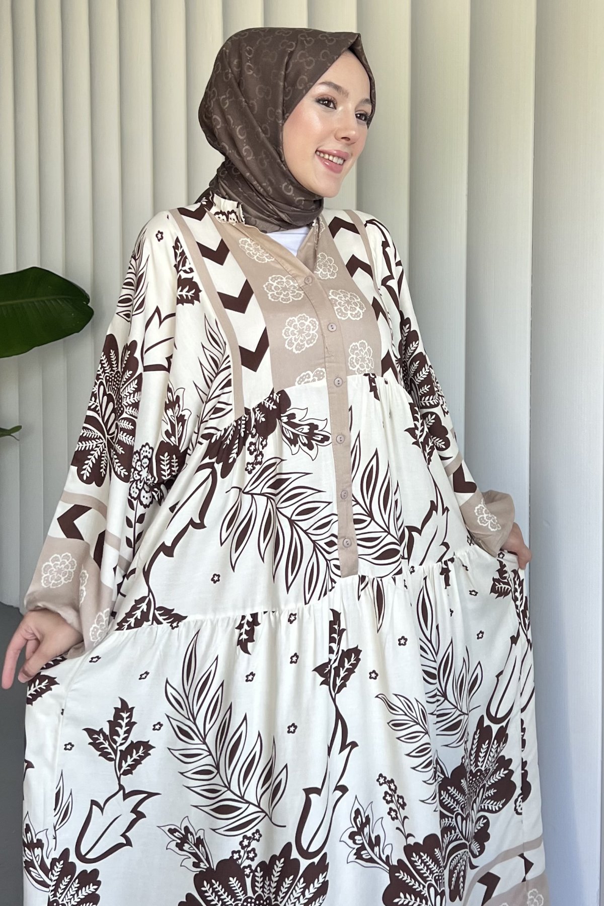 Gülizar Karışık Yaprak Desenli Elbise SK-8508
