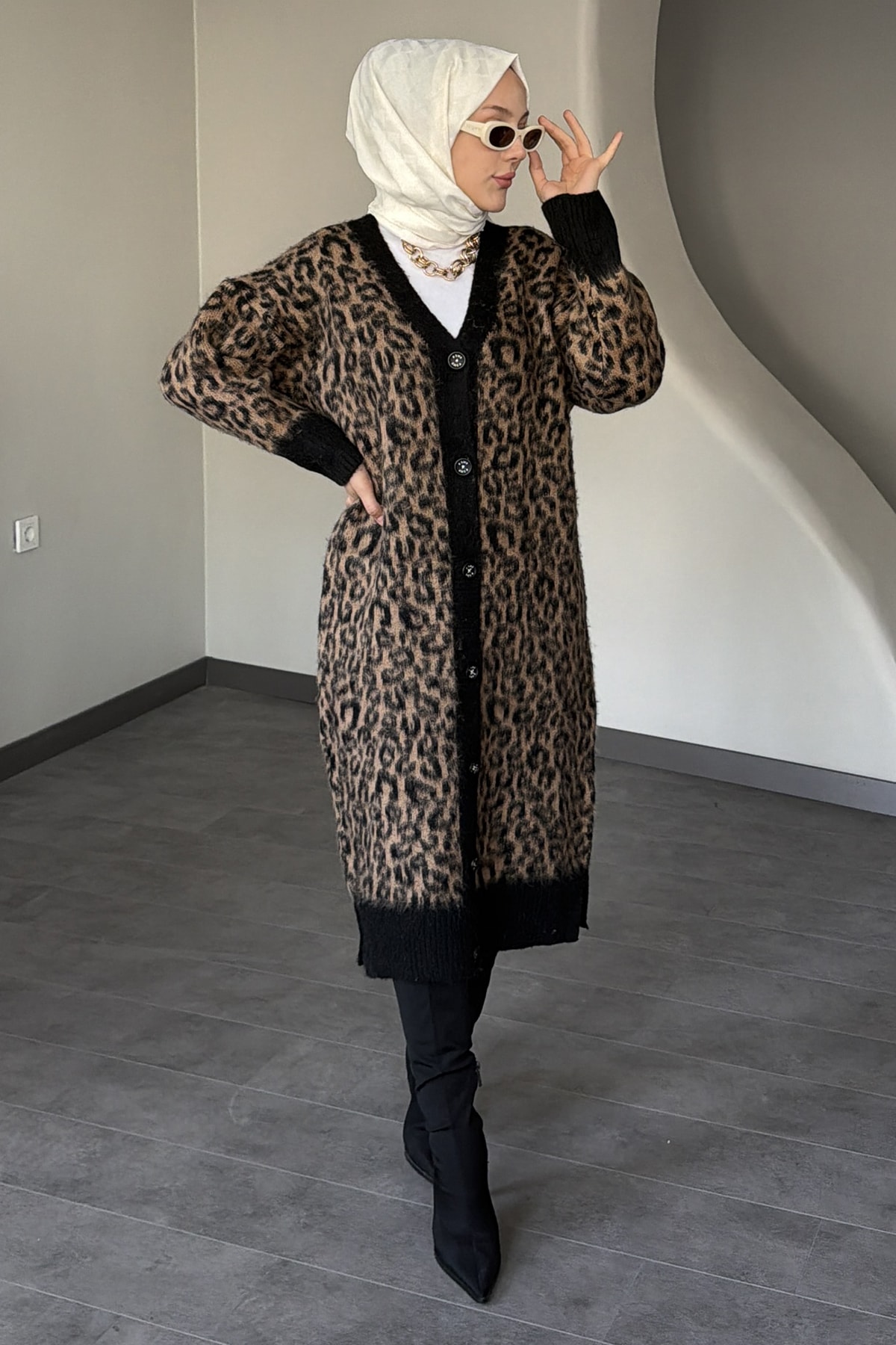 Çita Desenli Yünlü Düğme Detaylı Hırka SMR-8629 - Acı Kahve