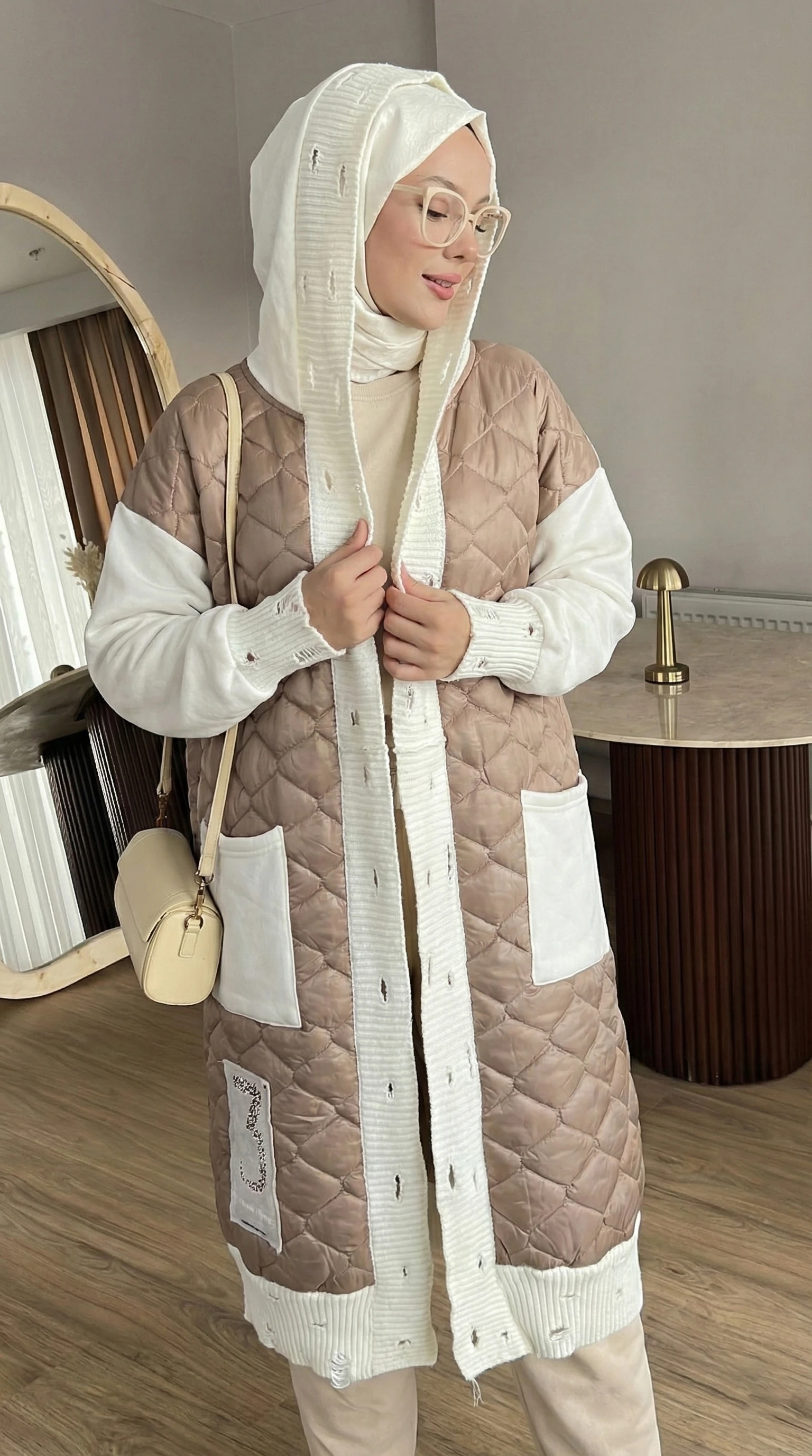 Monart Kapitoneli Uzun Tasarım Kap SK-8612