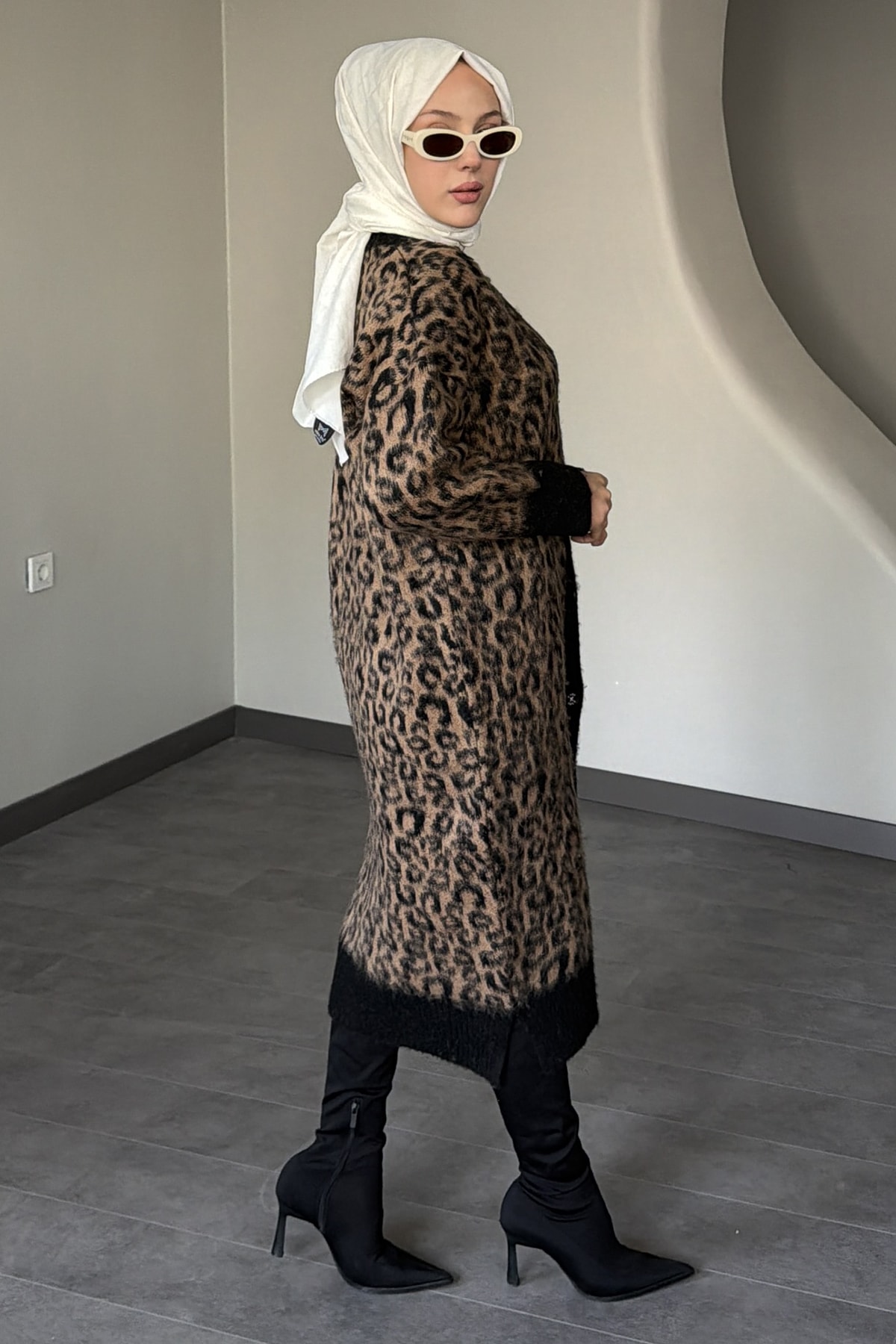 Çita Desenli Yünlü Düğme Detaylı Hırka SMR-8629 - Acı Kahve