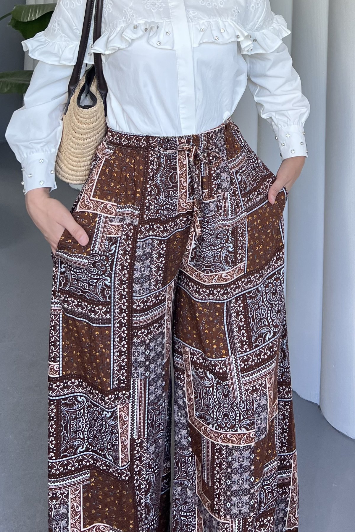 Kahve Motif Desenli Salaş Pantolon SK-8518