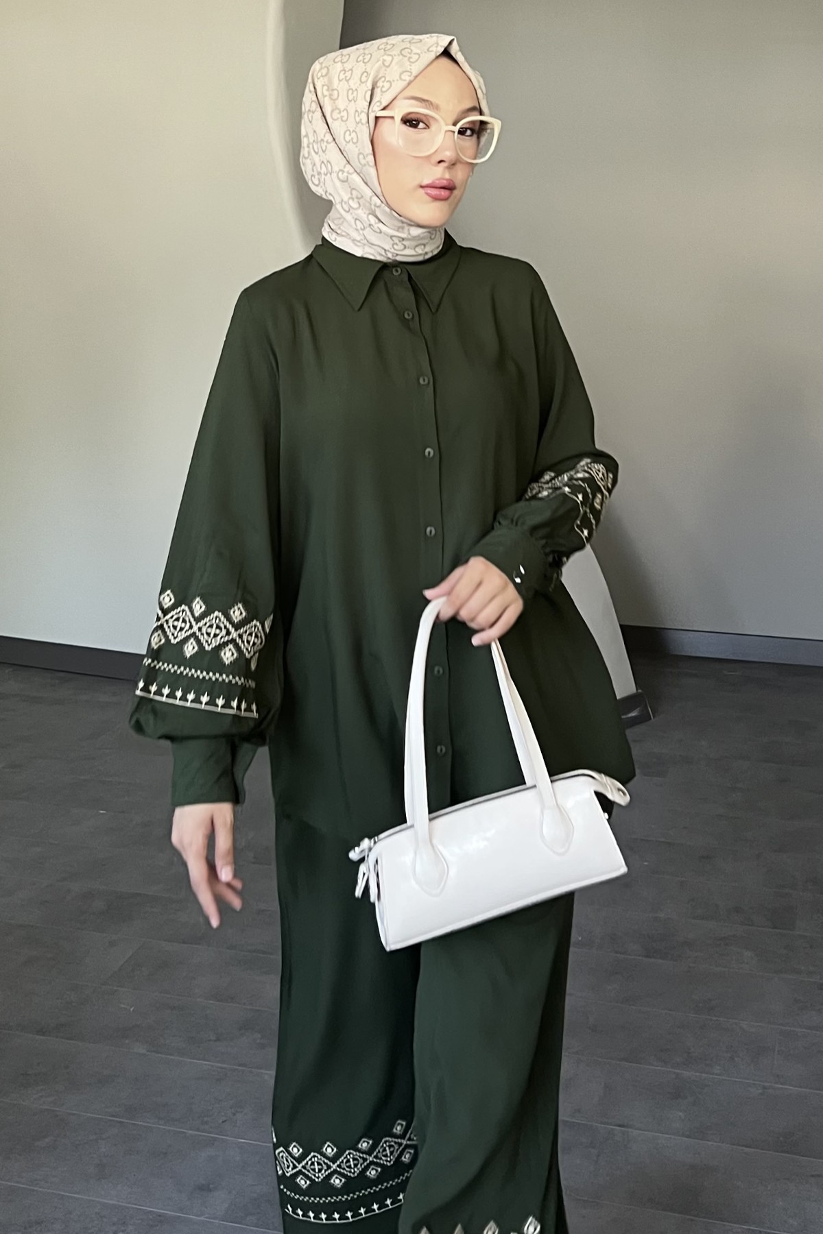 Ebruli Nakışlı Takım SK-8548