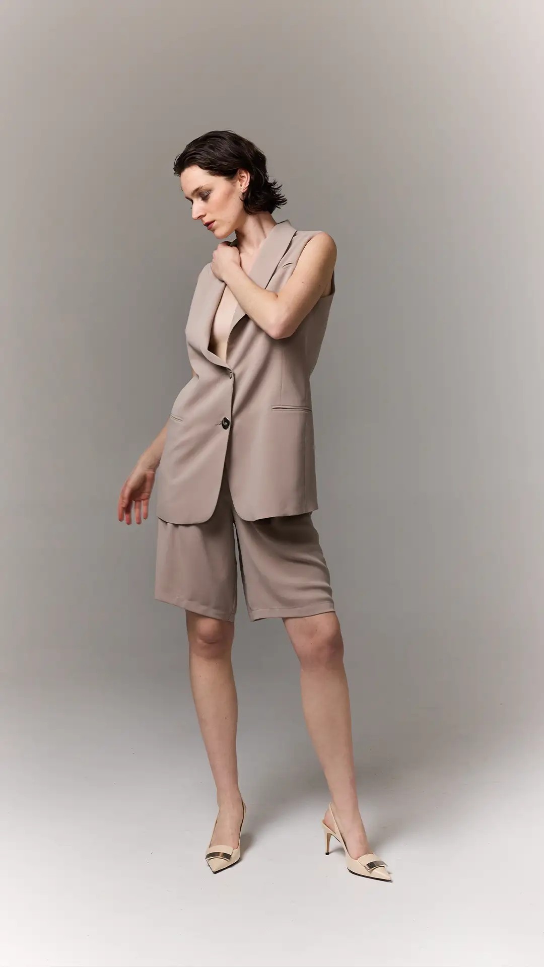 TOVA VEST