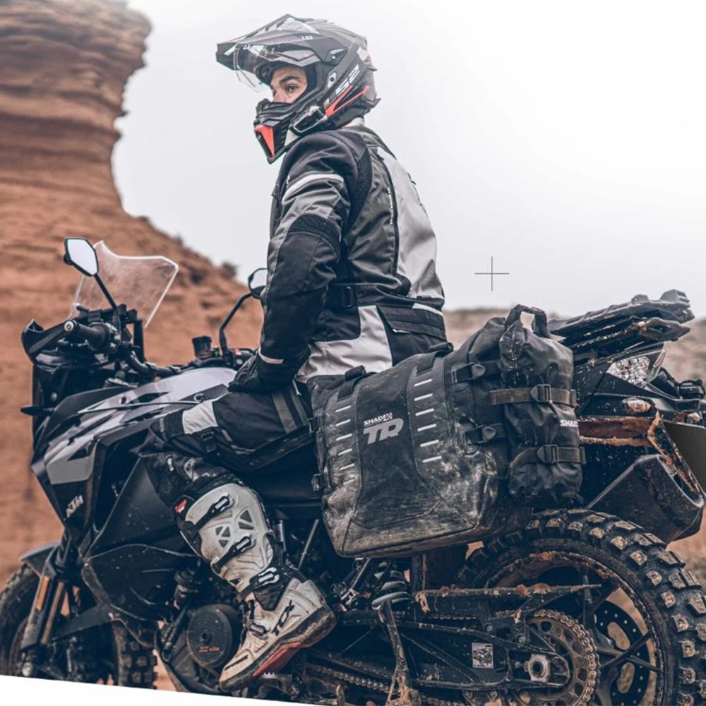 Shad TR40 Adventure Soft Yan Çanta X0TR402