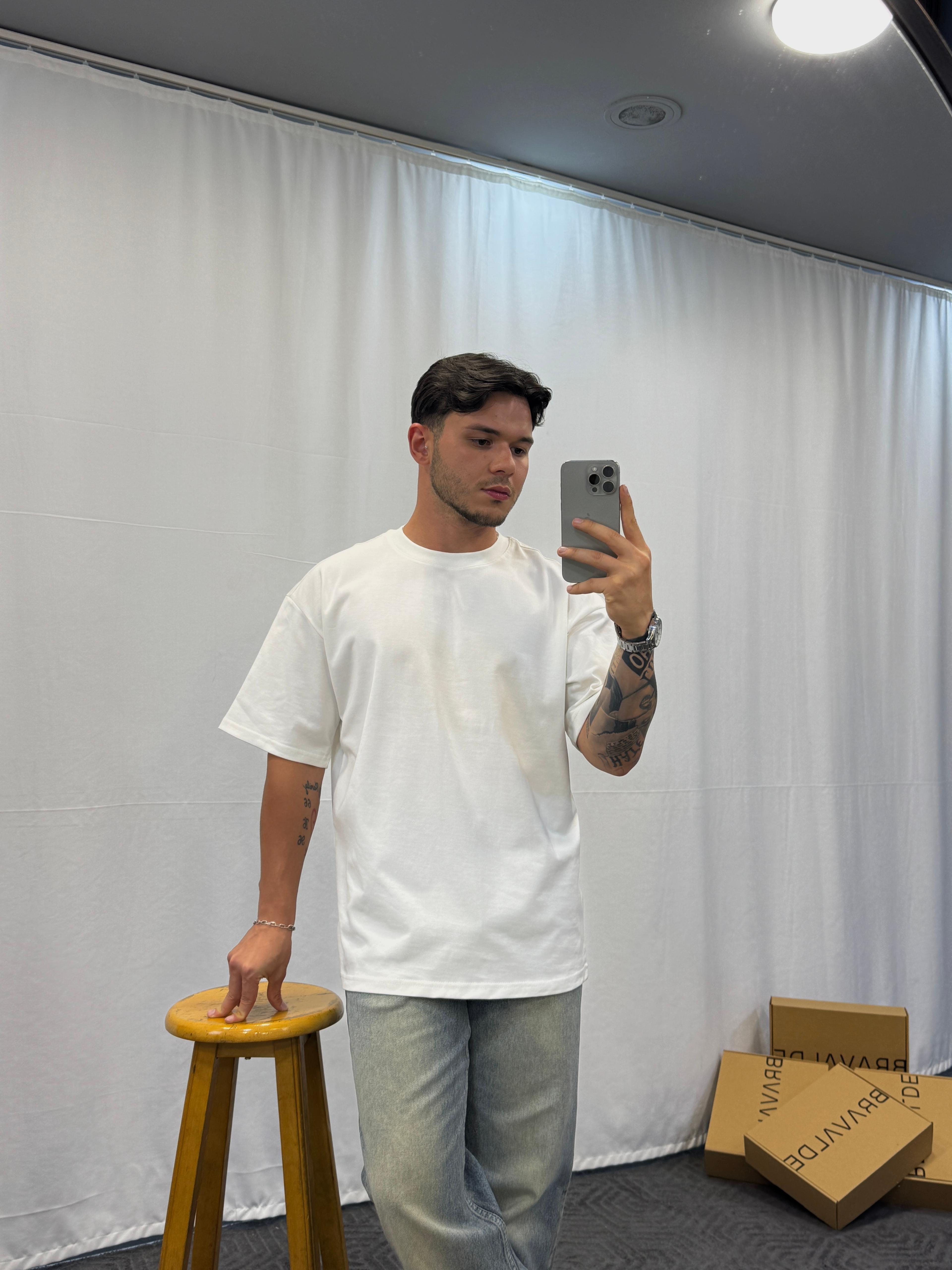 Giesto Oversize Fırça Kumaş Basic T-Shirt - BEYAZ