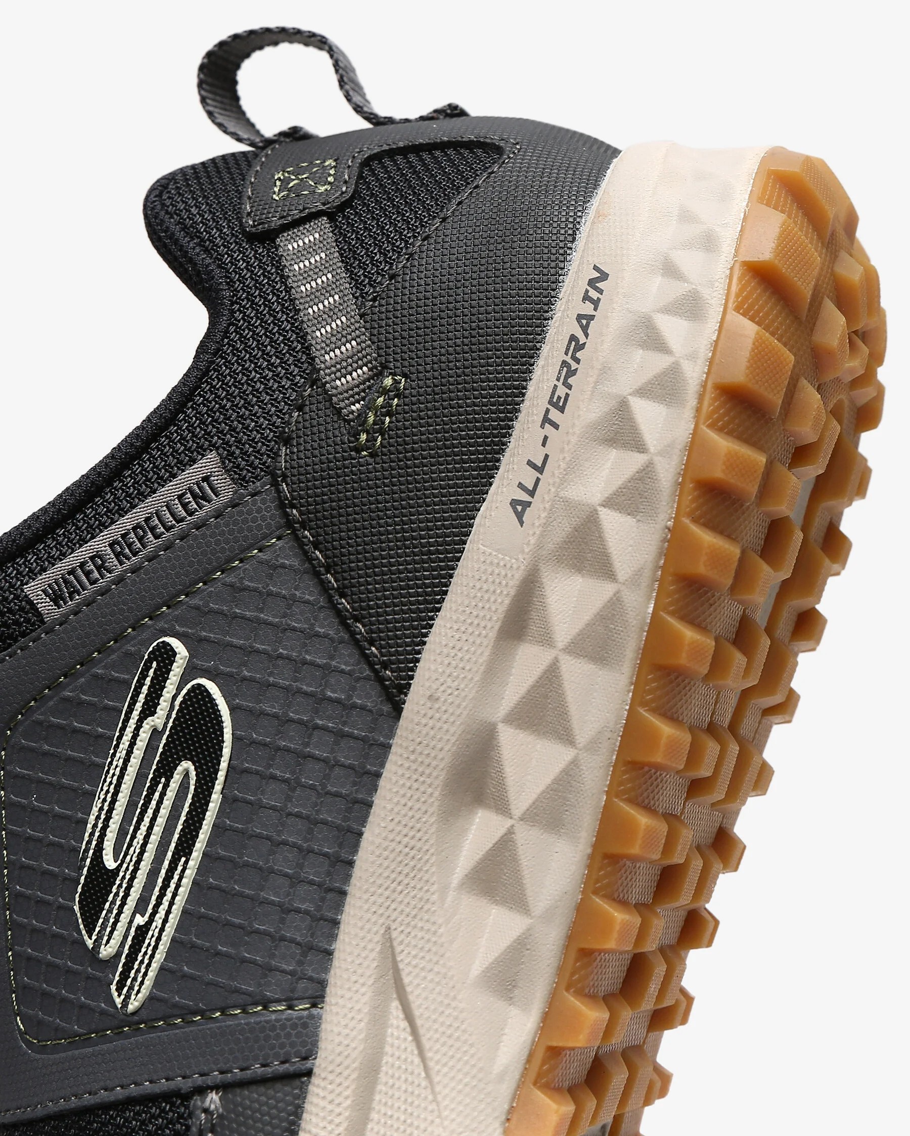 SKECHERS ESCAPE PLAN