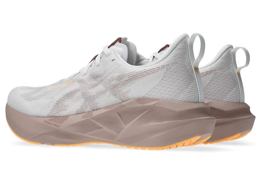 ASICS NOVABLAST 5