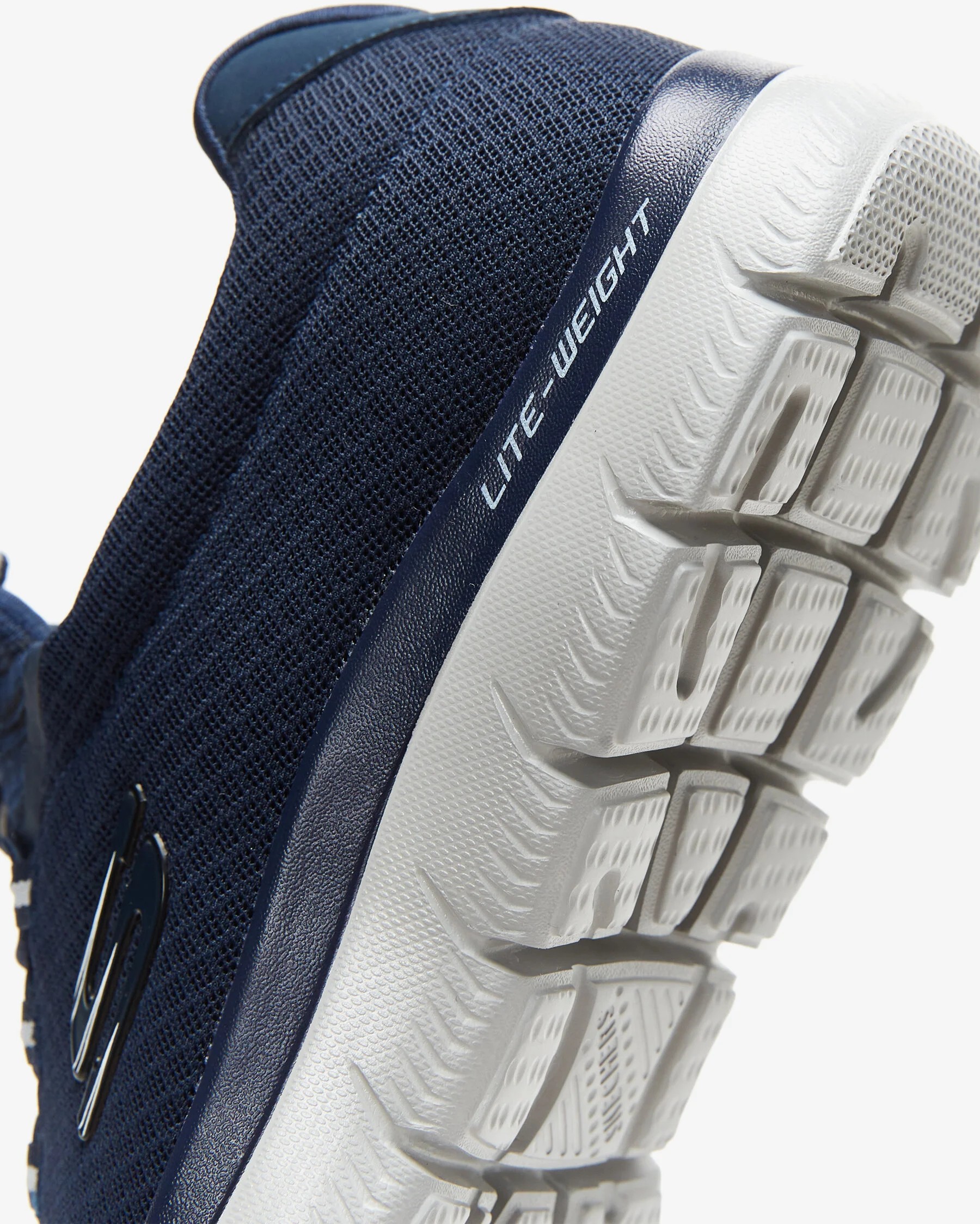 SKECHERS SUMMITS