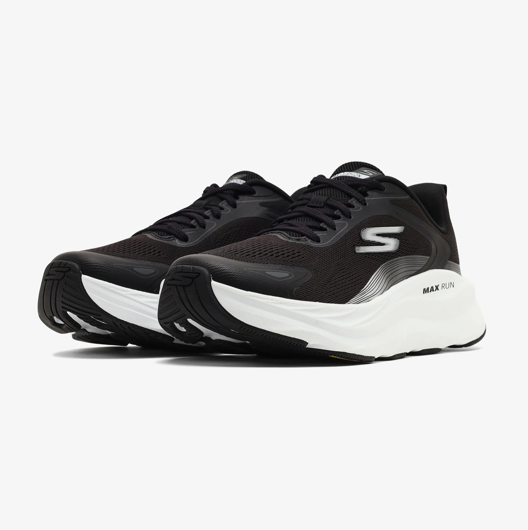 SKECHERS MAX CUSHIONING GLIDE - STEP