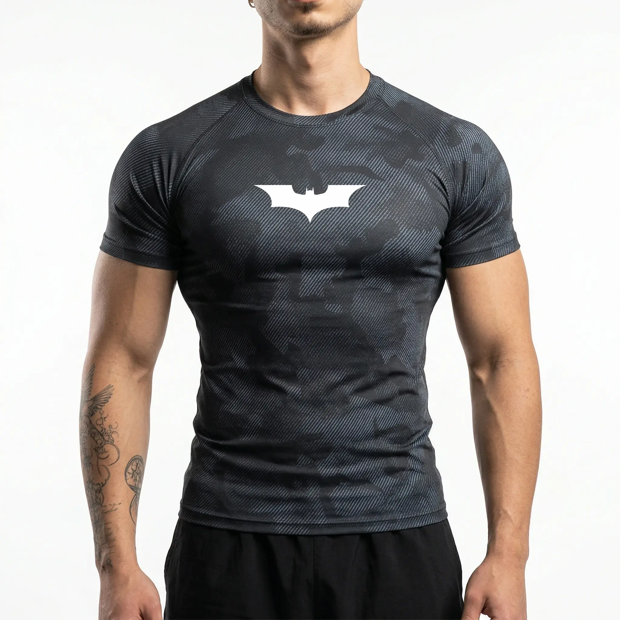  × Batman コラボ コンプレッションウェア 黒 Mサイズ BATMAN Siyah Kamuflaj Kısa Kollu Compression T-Shirt