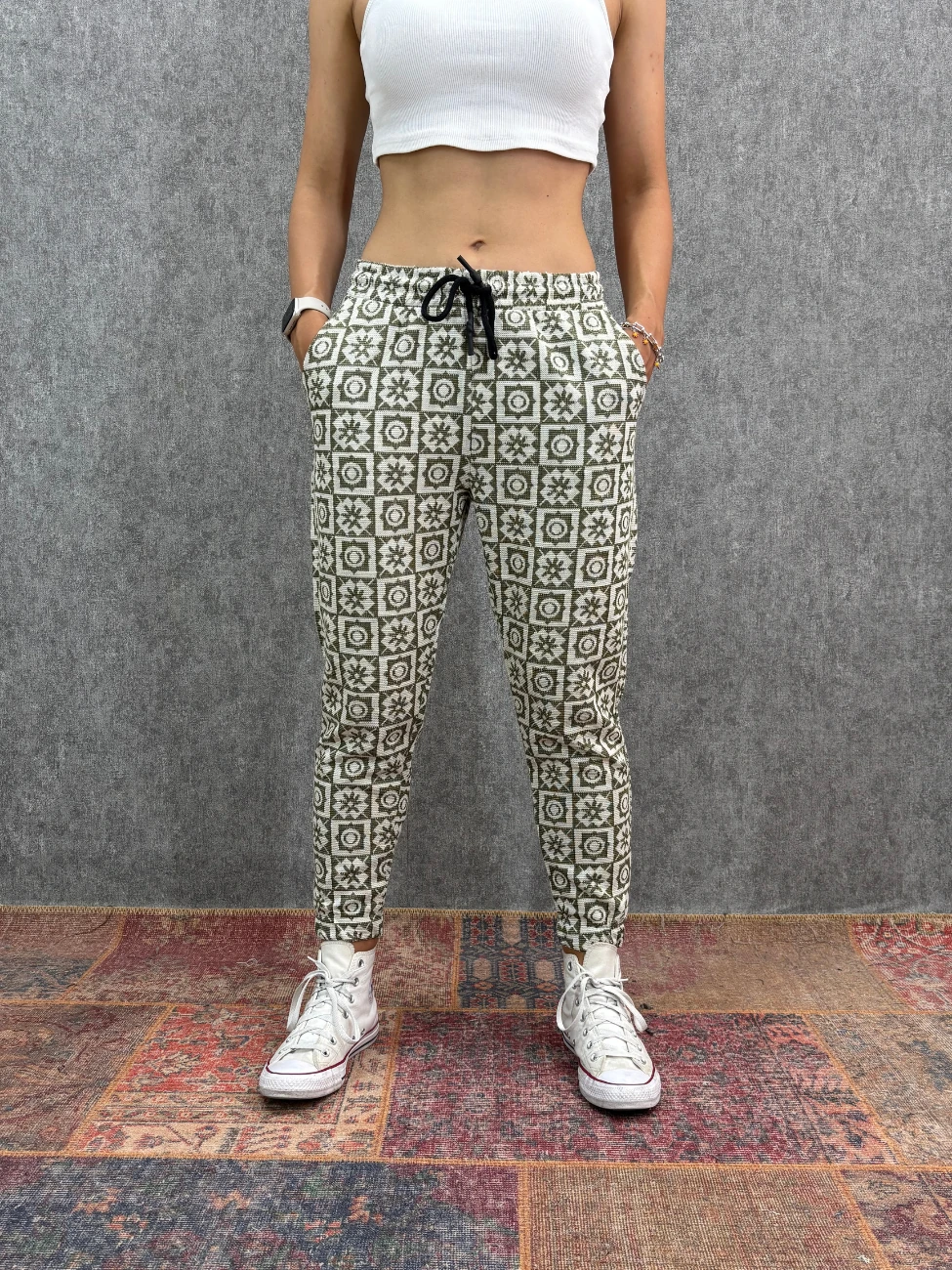 Bel ve Paça Lastikli Desenli Jogger