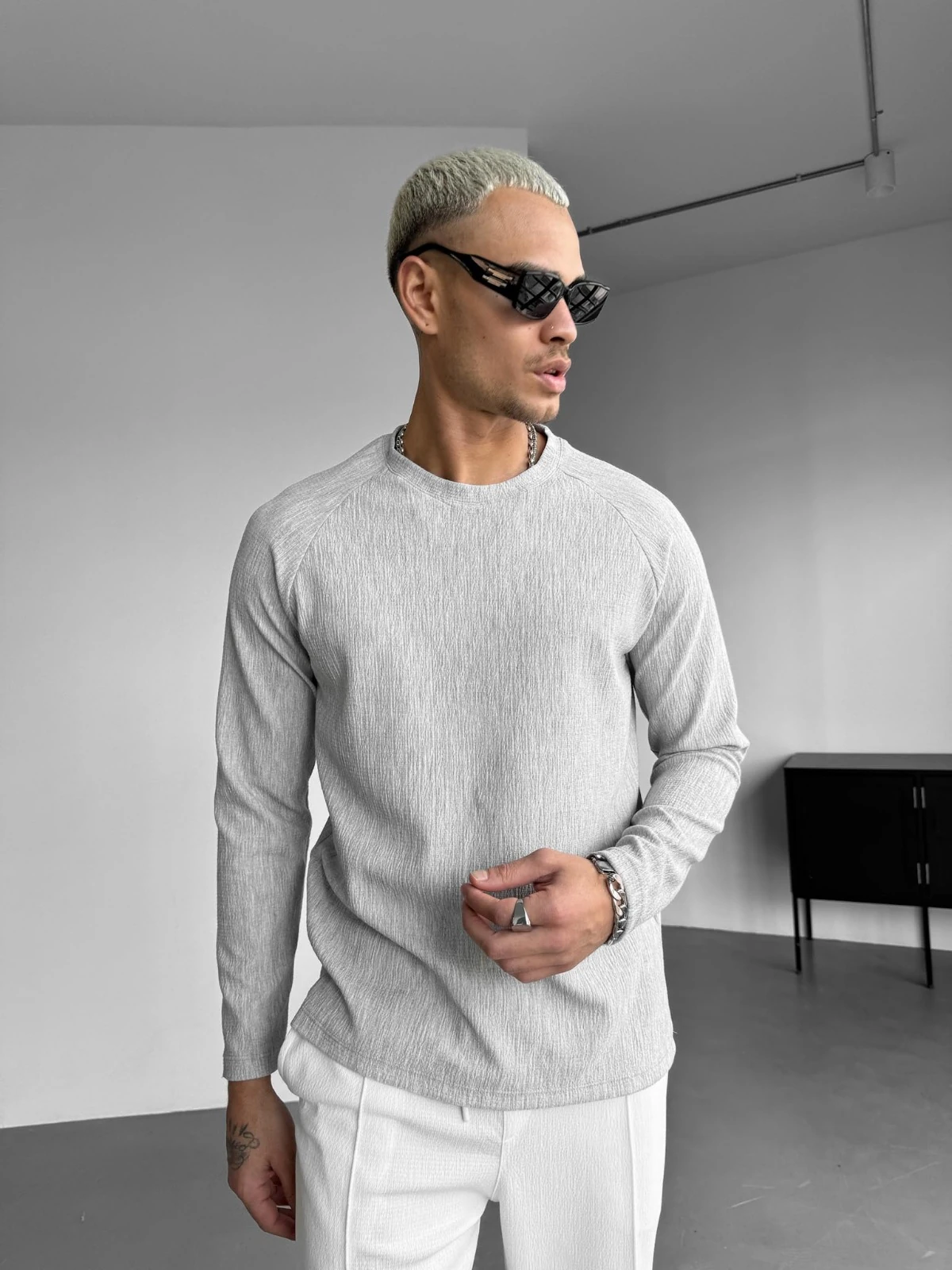 Regular Dokulu Krep Açık Gri Tshirt