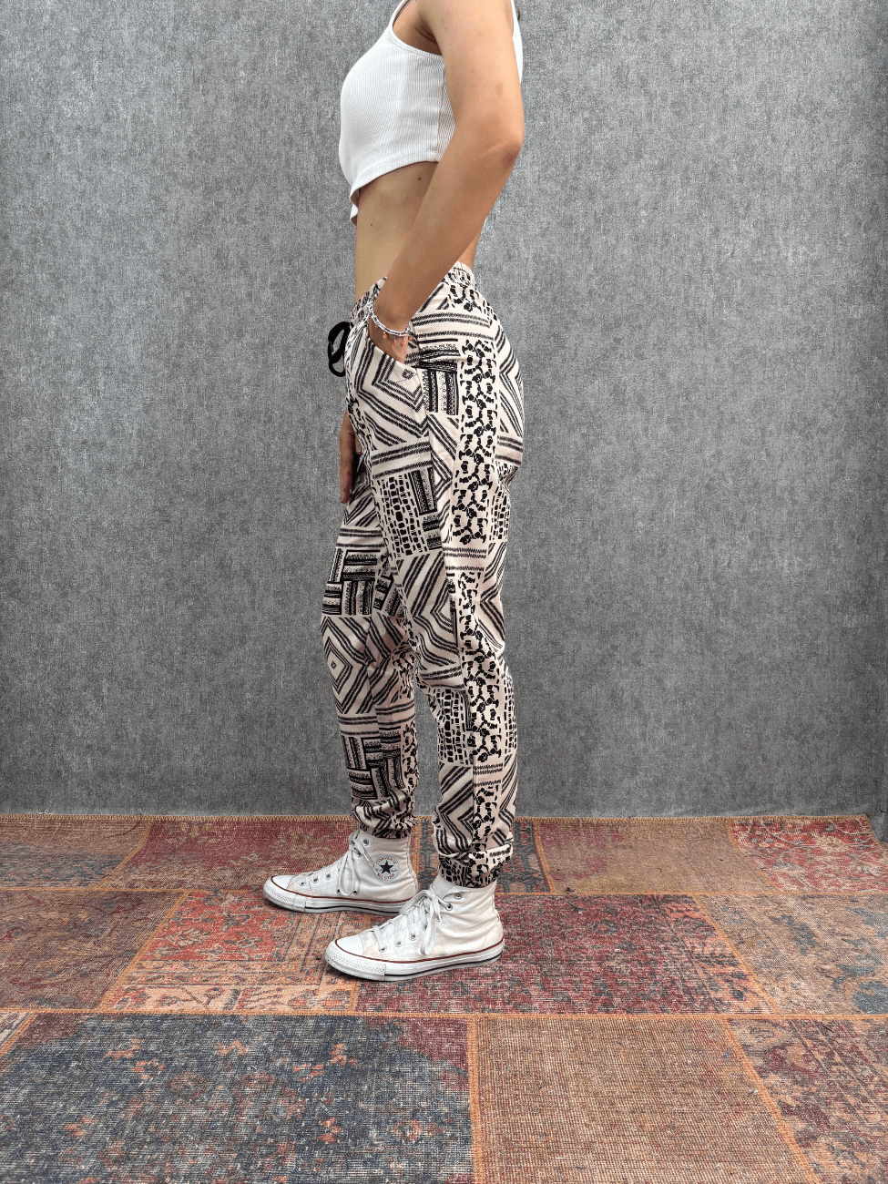 Bel ve Paça Lastikli Desenli Jogger
