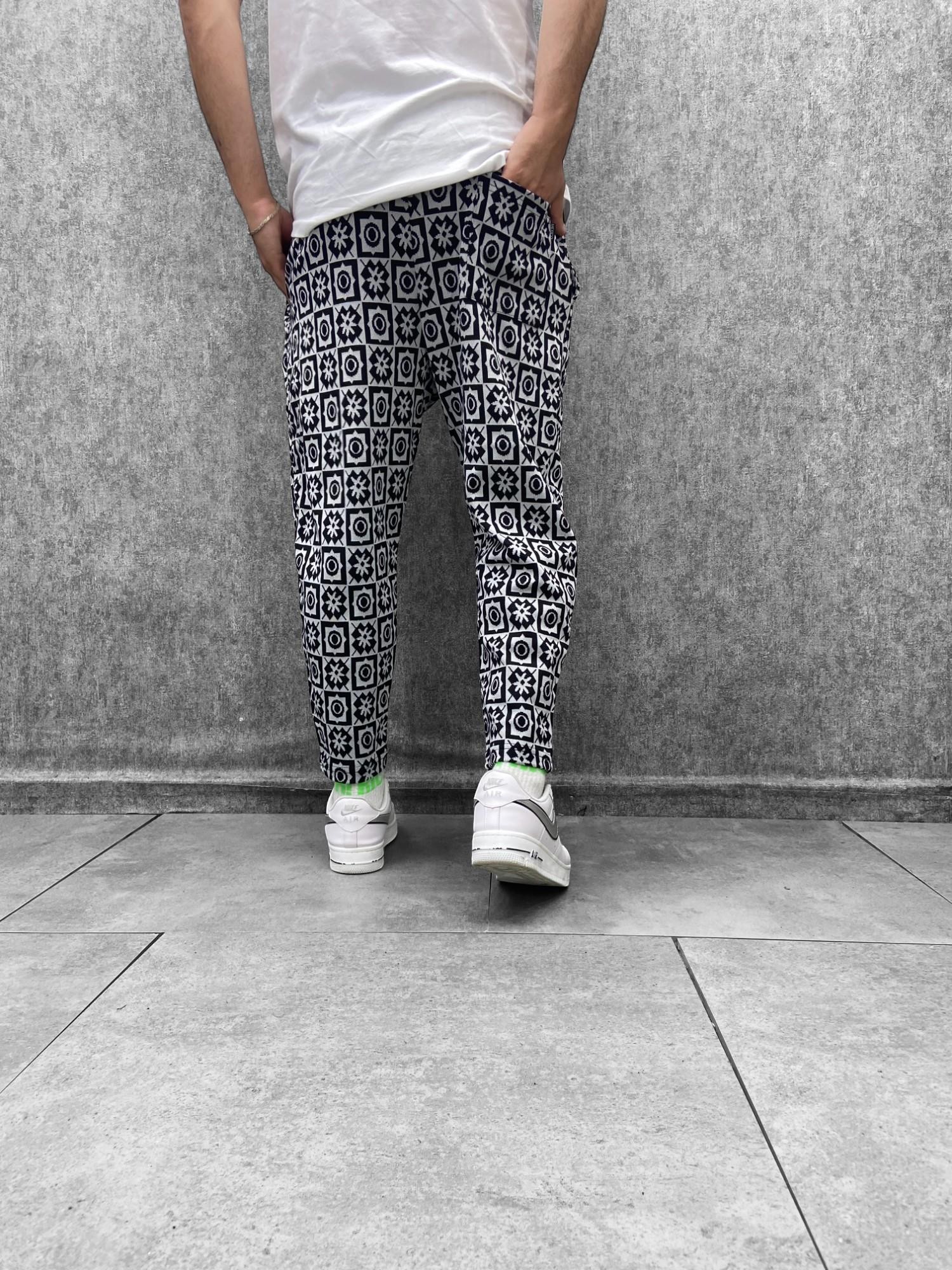 Beli Lastikli Düz Paça Desenli Baggy Pantolon